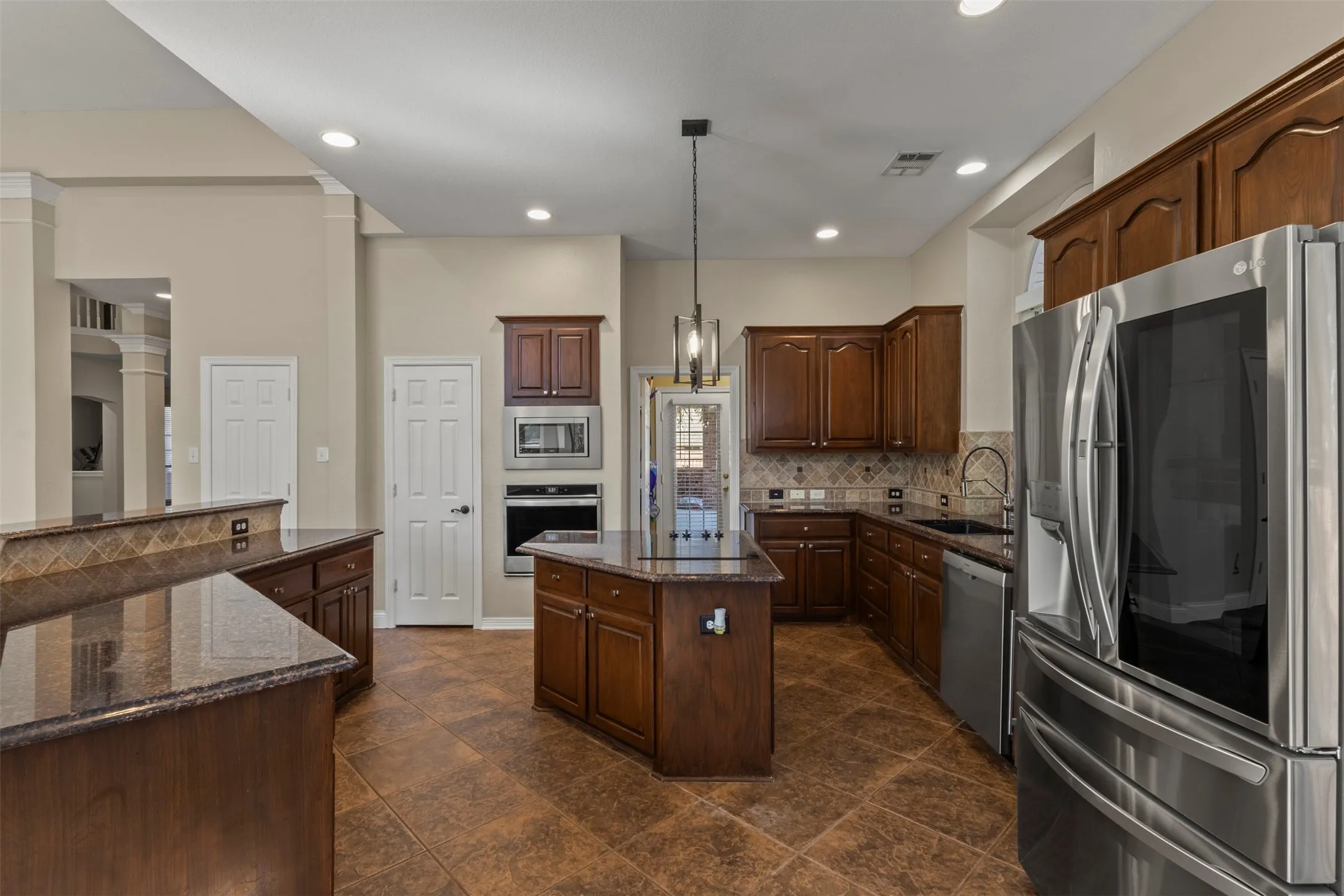 Single Family Residence For Sale in Collin County , 5705 Sandalwood Drive, Mc Kinney, Texas 75072, 4 Bedroom, 4 Bathroom, 3 Garage spaces, 3,236 Sqft, built in 1999, mls#21405125, Real Estate Agent in Mc Kinney, Homes For Sale in Collin county, Homes For Sale in Mc Kinney, Realtor in Mc Kinney Texas, Real Estate Brokerage Independent Realty Texas, Luminita Cordes Realtor