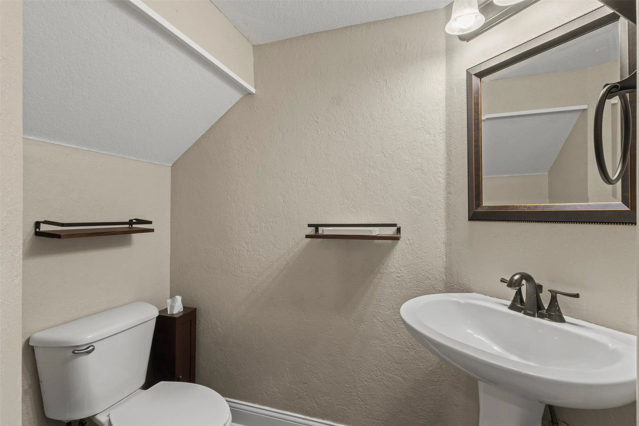 Single Family Residence For Sale in Collin County , 5705 Sandalwood Drive, Mc Kinney, Texas 75072, 4 Bedroom, 4 Bathroom, 3 Garage spaces, 3,236 Sqft, built in 1999, mls#21405125, Real Estate Agent in Mc Kinney, Homes For Sale in Collin county, Homes For Sale in Mc Kinney, Realtor in Mc Kinney Texas, Real Estate Brokerage Independent Realty Texas, Luminita Cordes Realtor
