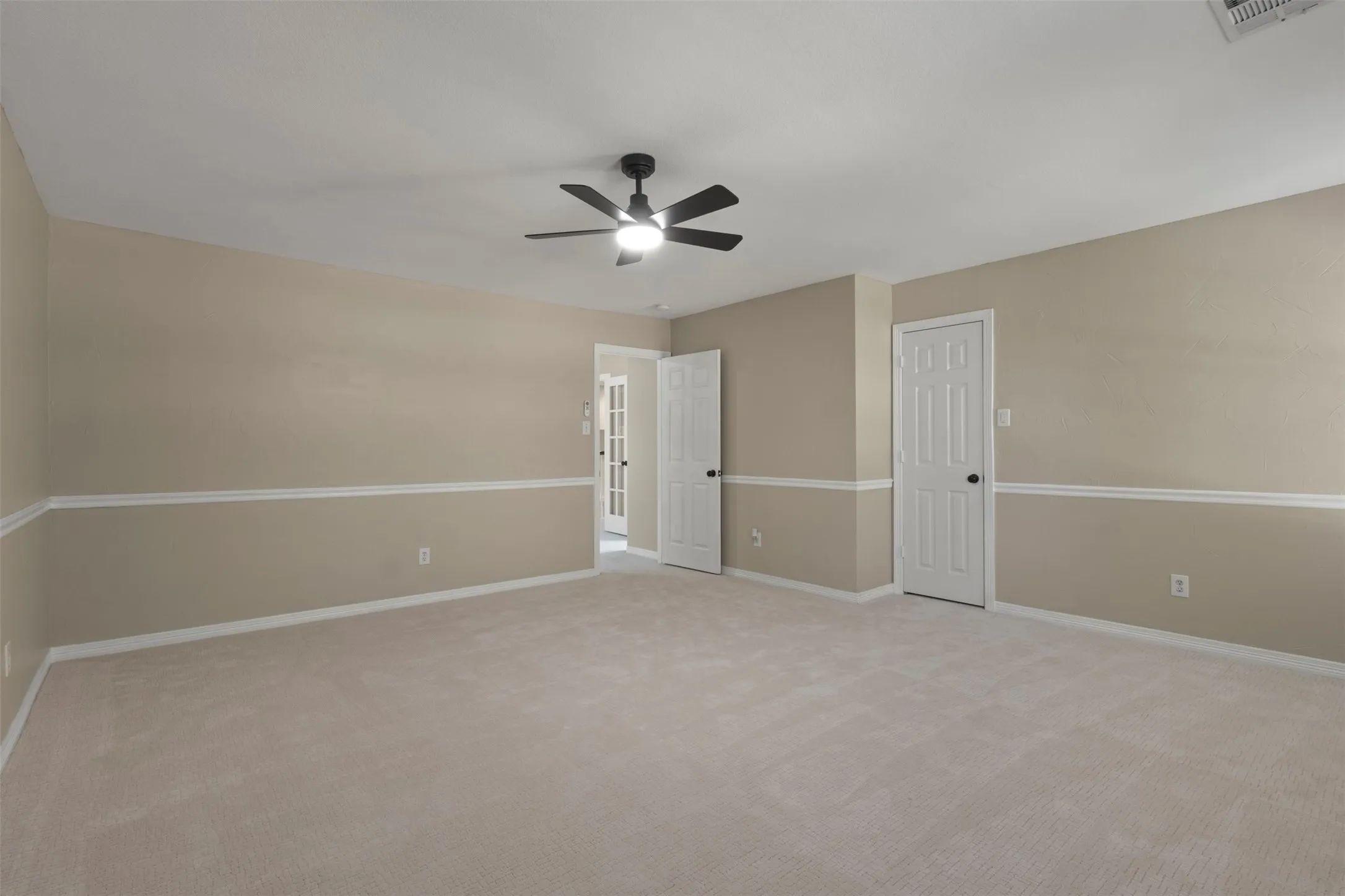 Single Family Residence For Sale in Collin County , 5705 Sandalwood Drive, Mc Kinney, Texas 75072, 4 Bedroom, 4 Bathroom, 3 Garage spaces, 3,236 Sqft, built in 1999, mls#21405125, Real Estate Agent in Mc Kinney, Homes For Sale in Collin county, Homes For Sale in Mc Kinney, Realtor in Mc Kinney Texas, Real Estate Brokerage Independent Realty Texas, Luminita Cordes Realtor