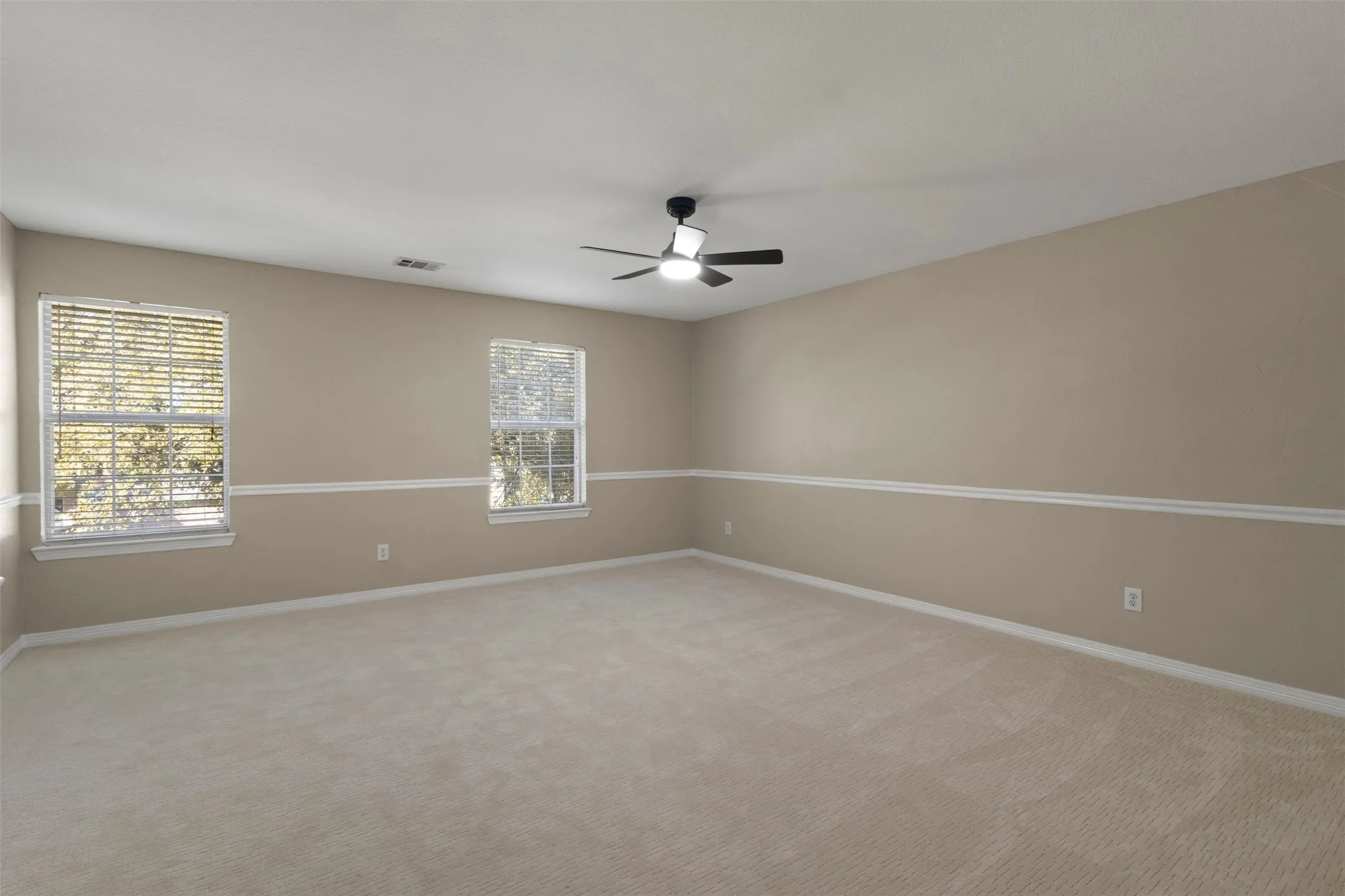 Single Family Residence For Sale in Collin County , 5705 Sandalwood Drive, Mc Kinney, Texas 75072, 4 Bedroom, 4 Bathroom, 3 Garage spaces, 3,236 Sqft, built in 1999, mls#21405125, Real Estate Agent in Mc Kinney, Homes For Sale in Collin county, Homes For Sale in Mc Kinney, Realtor in Mc Kinney Texas, Real Estate Brokerage Independent Realty Texas, Luminita Cordes Realtor