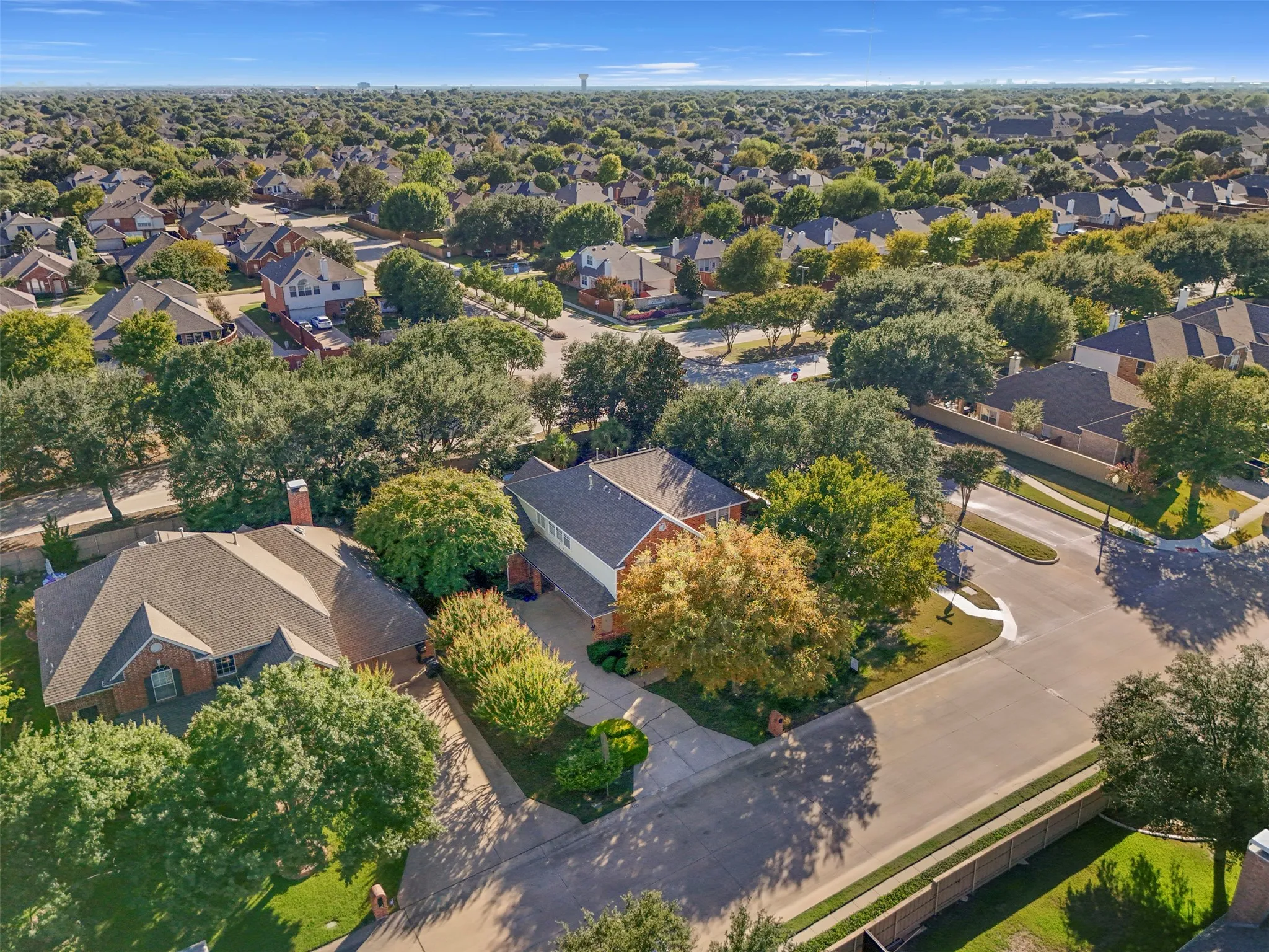 Single Family Residence For Sale in Collin County , 5705 Sandalwood Drive, Mc Kinney, Texas 75072, 4 Bedroom, 4 Bathroom, 3 Garage spaces, 3,236 Sqft, built in 1999, mls#21405125, Real Estate Agent in Mc Kinney, Homes For Sale in Collin county, Homes For Sale in Mc Kinney, Realtor in Mc Kinney Texas, Real Estate Brokerage Independent Realty Texas, Luminita Cordes Realtor