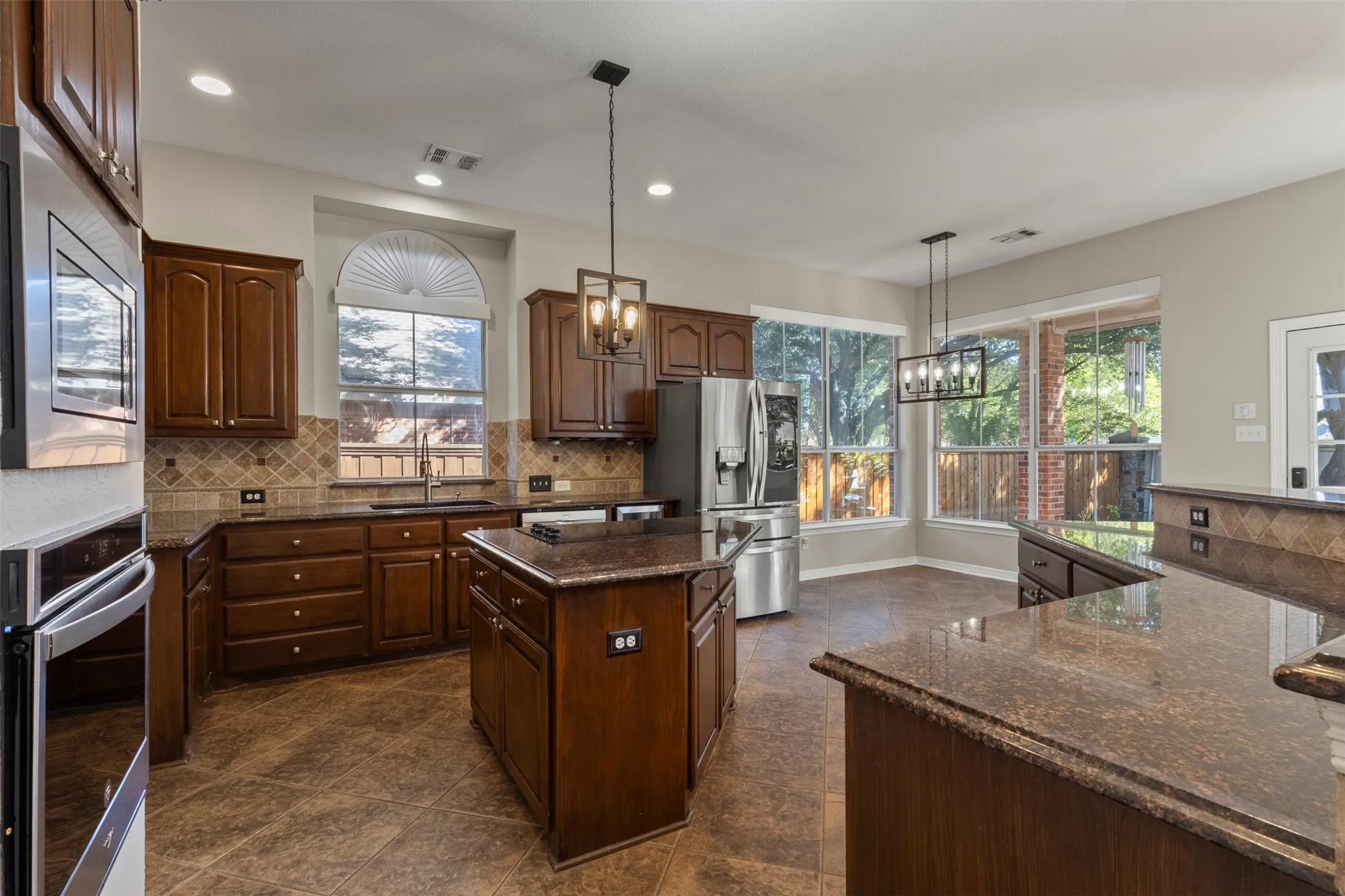 Single Family Residence For Sale in Collin County , 5705 Sandalwood Drive, Mc Kinney, Texas 75072, 4 Bedroom, 4 Bathroom, 3 Garage spaces, 3,236 Sqft, built in 1999, mls#21405125, Real Estate Agent in Mc Kinney, Homes For Sale in Collin county, Homes For Sale in Mc Kinney, Realtor in Mc Kinney Texas, Real Estate Brokerage Independent Realty Texas, Luminita Cordes Realtor