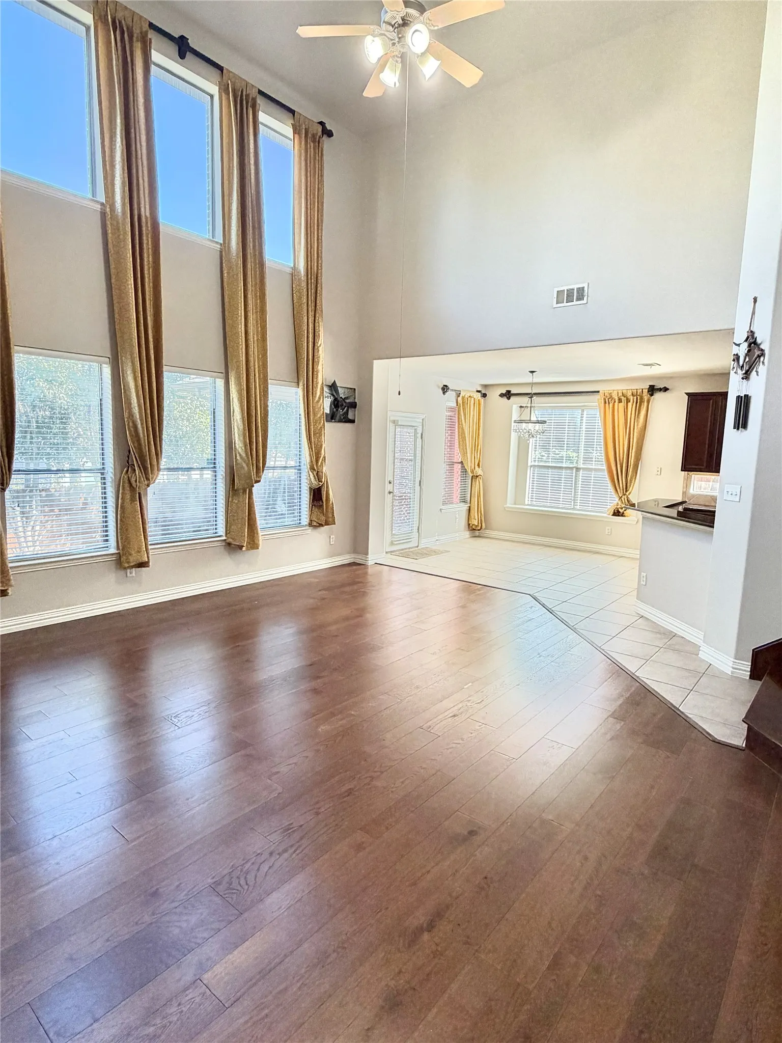 Single Family Residence For Sale in Tarrant County , 205 Edenderry Drive, Keller, Texas 76248, 4 Bedroom, 4 Bathroom, 2 Garage spaces, 3,734 Sqft, built in 2006, mls#21405067, Real Estate Agent in Keller, Homes For Sale in Tarrant county, Homes For Sale in Keller, Realtor in Keller Texas, Real Estate Brokerage Independent Realty Texas, Luminita Cordes Realtor