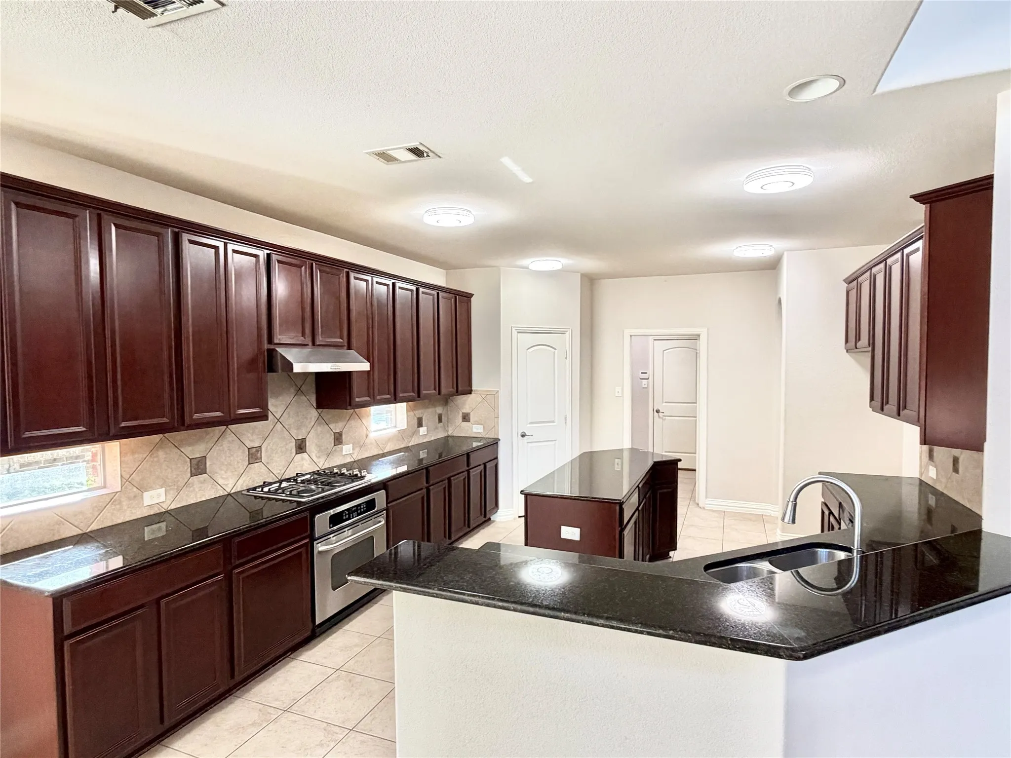 Single Family Residence For Sale in Tarrant County , 205 Edenderry Drive, Keller, Texas 76248, 4 Bedroom, 4 Bathroom, 2 Garage spaces, 3,734 Sqft, built in 2006, mls#21405067, Real Estate Agent in Keller, Homes For Sale in Tarrant county, Homes For Sale in Keller, Realtor in Keller Texas, Real Estate Brokerage Independent Realty Texas, Luminita Cordes Realtor