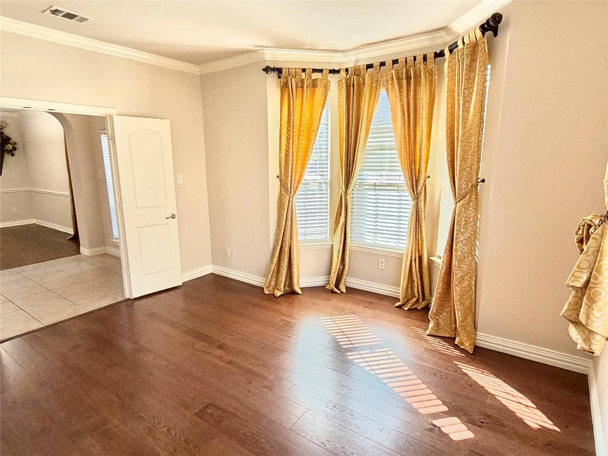Single Family Residence For Sale in Tarrant County , 205 Edenderry Drive, Keller, Texas 76248, 4 Bedroom, 4 Bathroom, 2 Garage spaces, 3,734 Sqft, built in 2006, mls#21405067, Real Estate Agent in Keller, Homes For Sale in Tarrant county, Homes For Sale in Keller, Realtor in Keller Texas, Real Estate Brokerage Independent Realty Texas, Luminita Cordes Realtor