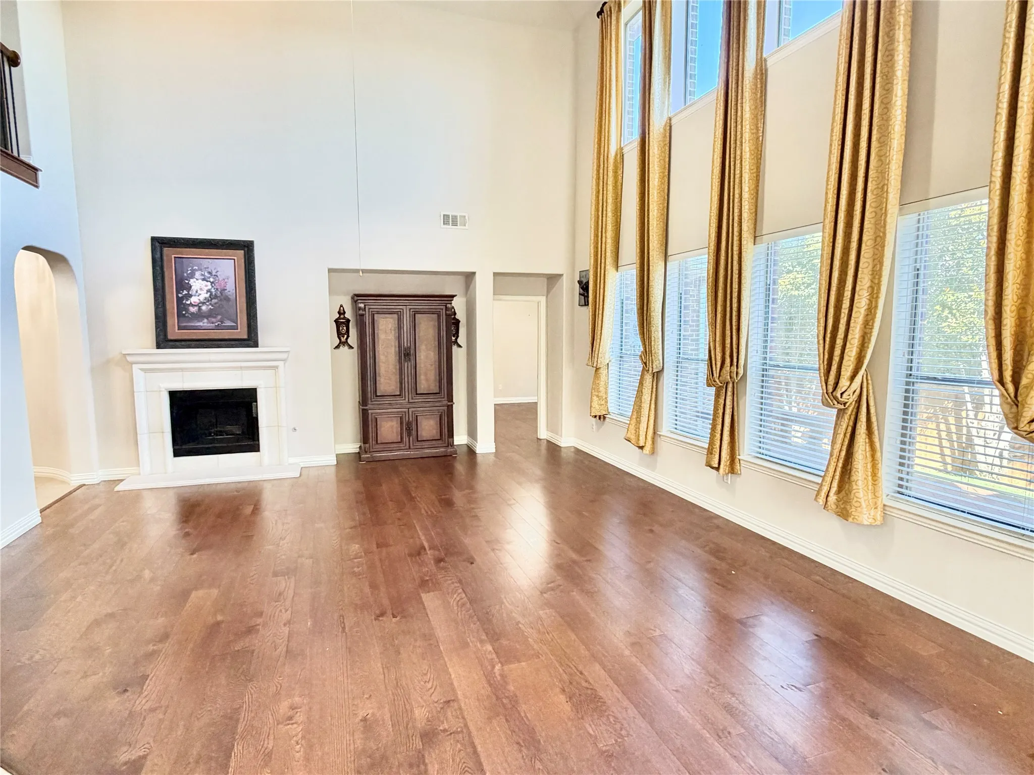Single Family Residence For Sale in Tarrant County , 205 Edenderry Drive, Keller, Texas 76248, 4 Bedroom, 4 Bathroom, 2 Garage spaces, 3,734 Sqft, built in 2006, mls#21405067, Real Estate Agent in Keller, Homes For Sale in Tarrant county, Homes For Sale in Keller, Realtor in Keller Texas, Real Estate Brokerage Independent Realty Texas, Luminita Cordes Realtor