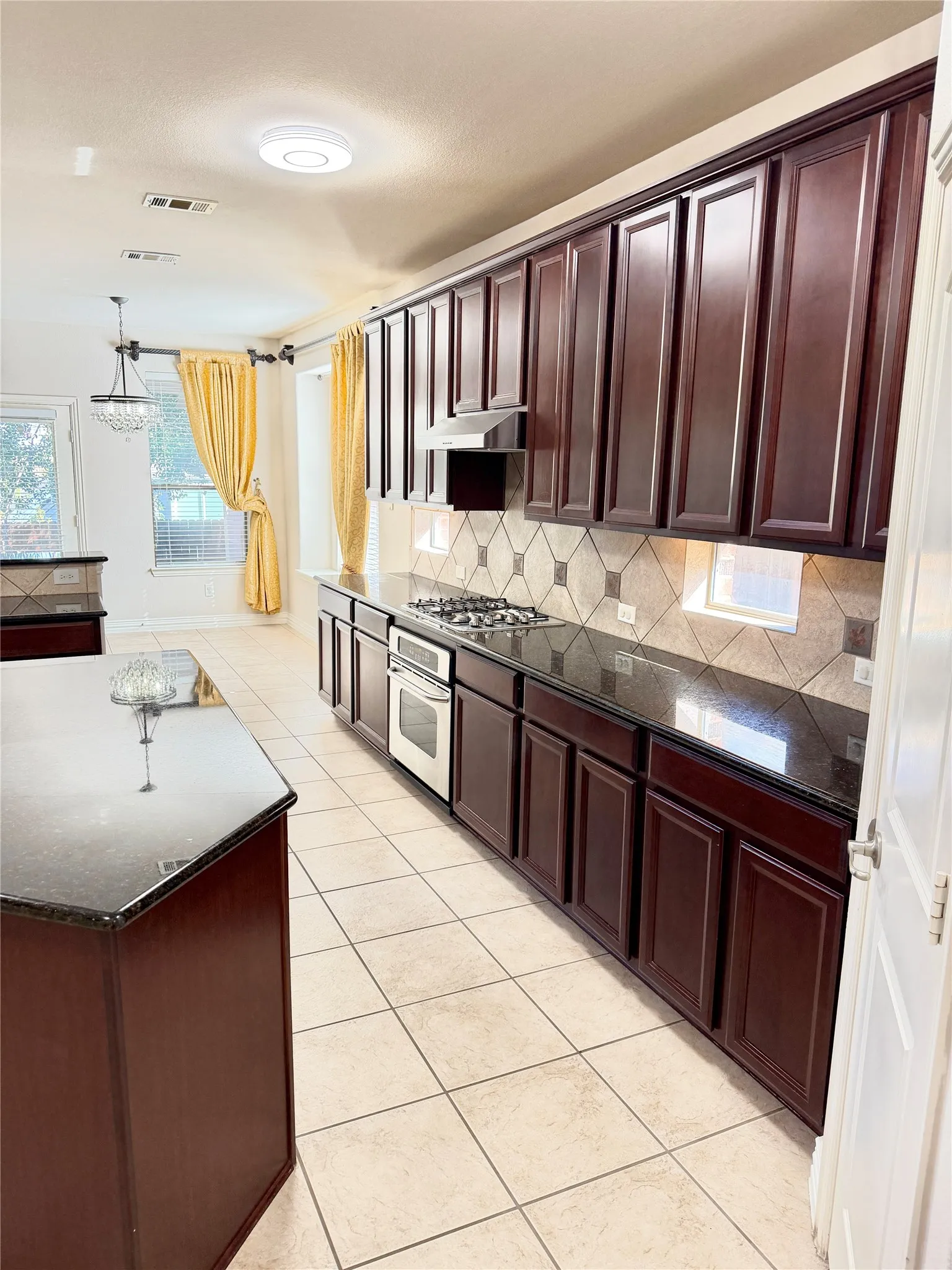 Single Family Residence For Sale in Tarrant County , 205 Edenderry Drive, Keller, Texas 76248, 4 Bedroom, 4 Bathroom, 2 Garage spaces, 3,734 Sqft, built in 2006, mls#21405067, Real Estate Agent in Keller, Homes For Sale in Tarrant county, Homes For Sale in Keller, Realtor in Keller Texas, Real Estate Brokerage Independent Realty Texas, Luminita Cordes Realtor