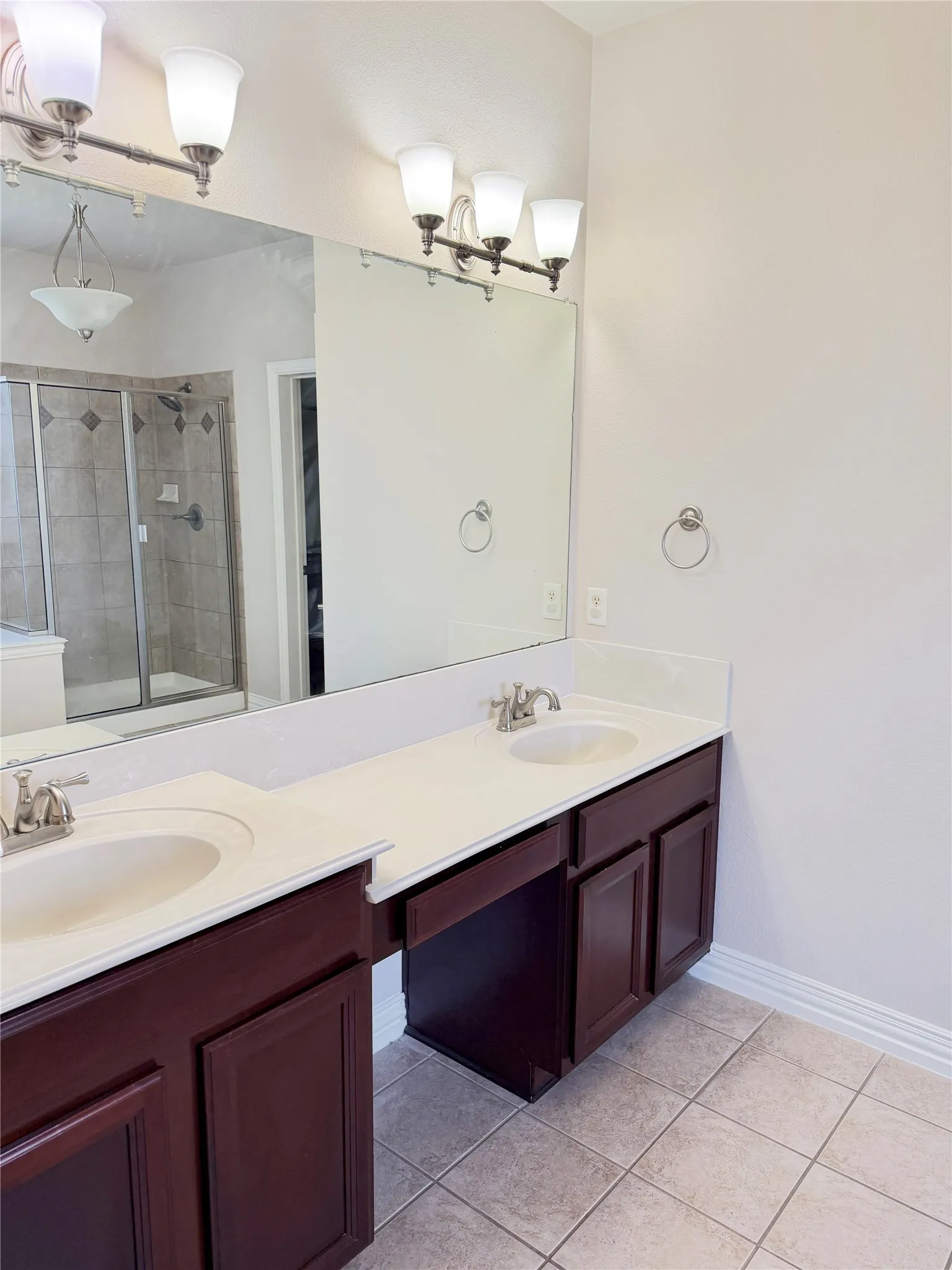 Single Family Residence For Sale in Tarrant County , 205 Edenderry Drive, Keller, Texas 76248, 4 Bedroom, 4 Bathroom, 2 Garage spaces, 3,734 Sqft, built in 2006, mls#21405067, Real Estate Agent in Keller, Homes For Sale in Tarrant county, Homes For Sale in Keller, Realtor in Keller Texas, Real Estate Brokerage Independent Realty Texas, Luminita Cordes Realtor