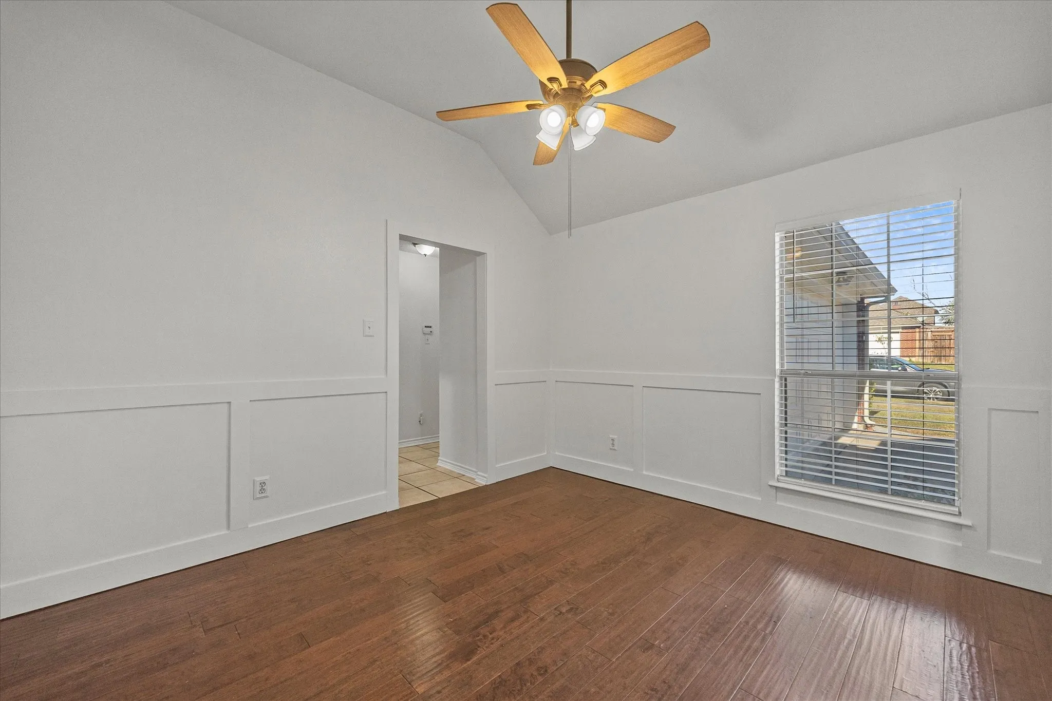 Single Family Residence For Sale in Rockwall County , 280 Beech Drive, Rockwall, Texas 75032, 3 Bedroom, 2 Bathroom, 2 Garage spaces, 1,900 Sqft, built in 2002, mls#21404129, Real Estate Agent in Rockwall, Homes For Sale in Rockwall county, Homes For Sale in Rockwall, Realtor in Rockwall Texas, Real Estate Brokerage Independent Realty Texas, Luminita Cordes Realtor