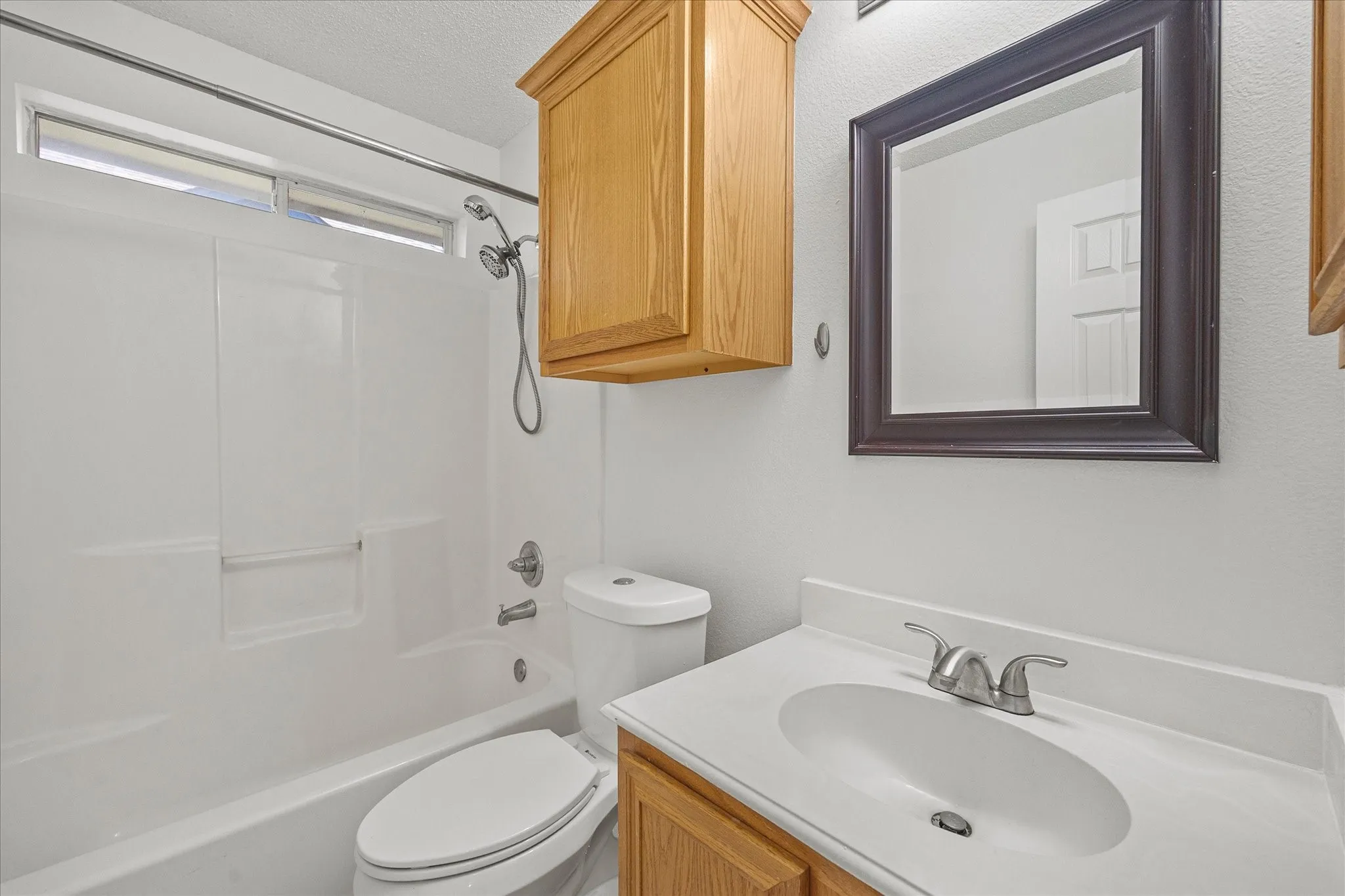 Single Family Residence For Sale in Rockwall County , 280 Beech Drive, Rockwall, Texas 75032, 3 Bedroom, 2 Bathroom, 2 Garage spaces, 1,900 Sqft, built in 2002, mls#21404129, Real Estate Agent in Rockwall, Homes For Sale in Rockwall county, Homes For Sale in Rockwall, Realtor in Rockwall Texas, Real Estate Brokerage Independent Realty Texas, Luminita Cordes Realtor