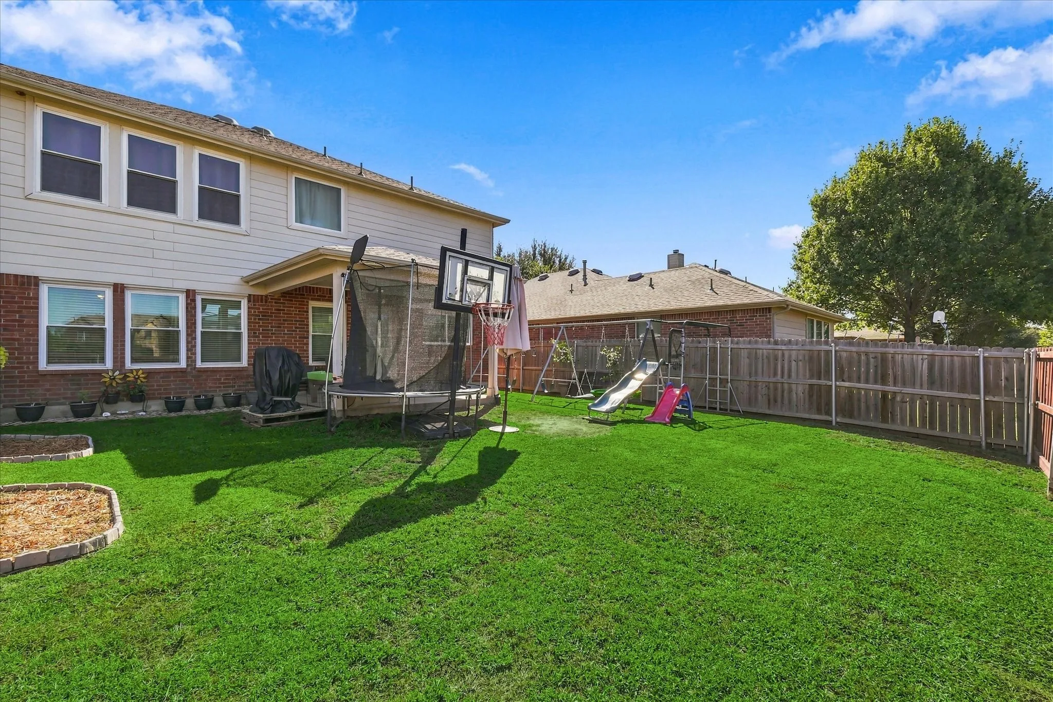 Single Family Residence For Sale in Collin County , 4000 Plymouth Drive, Mc Kinney, Texas 75070, 4 Bedroom, 3 Bathroom, 2 Garage spaces, 2,696 Sqft, built in 2005, mls#21400558, Real Estate Agent in Mc Kinney, Homes For Sale in Collin county, Homes For Sale in Mc Kinney, Realtor in Mc Kinney Texas, Real Estate Brokerage Independent Realty Texas, Luminita Cordes Realtor