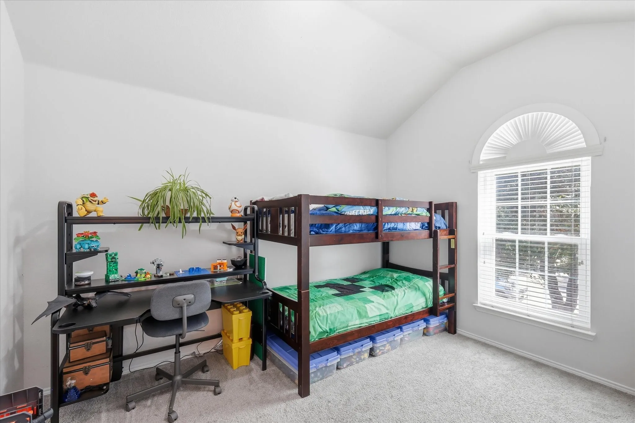 Single Family Residence For Sale in Collin County , 4000 Plymouth Drive, Mc Kinney, Texas 75070, 4 Bedroom, 3 Bathroom, 2 Garage spaces, 2,696 Sqft, built in 2005, mls#21400558, Real Estate Agent in Mc Kinney, Homes For Sale in Collin county, Homes For Sale in Mc Kinney, Realtor in Mc Kinney Texas, Real Estate Brokerage Independent Realty Texas, Luminita Cordes Realtor