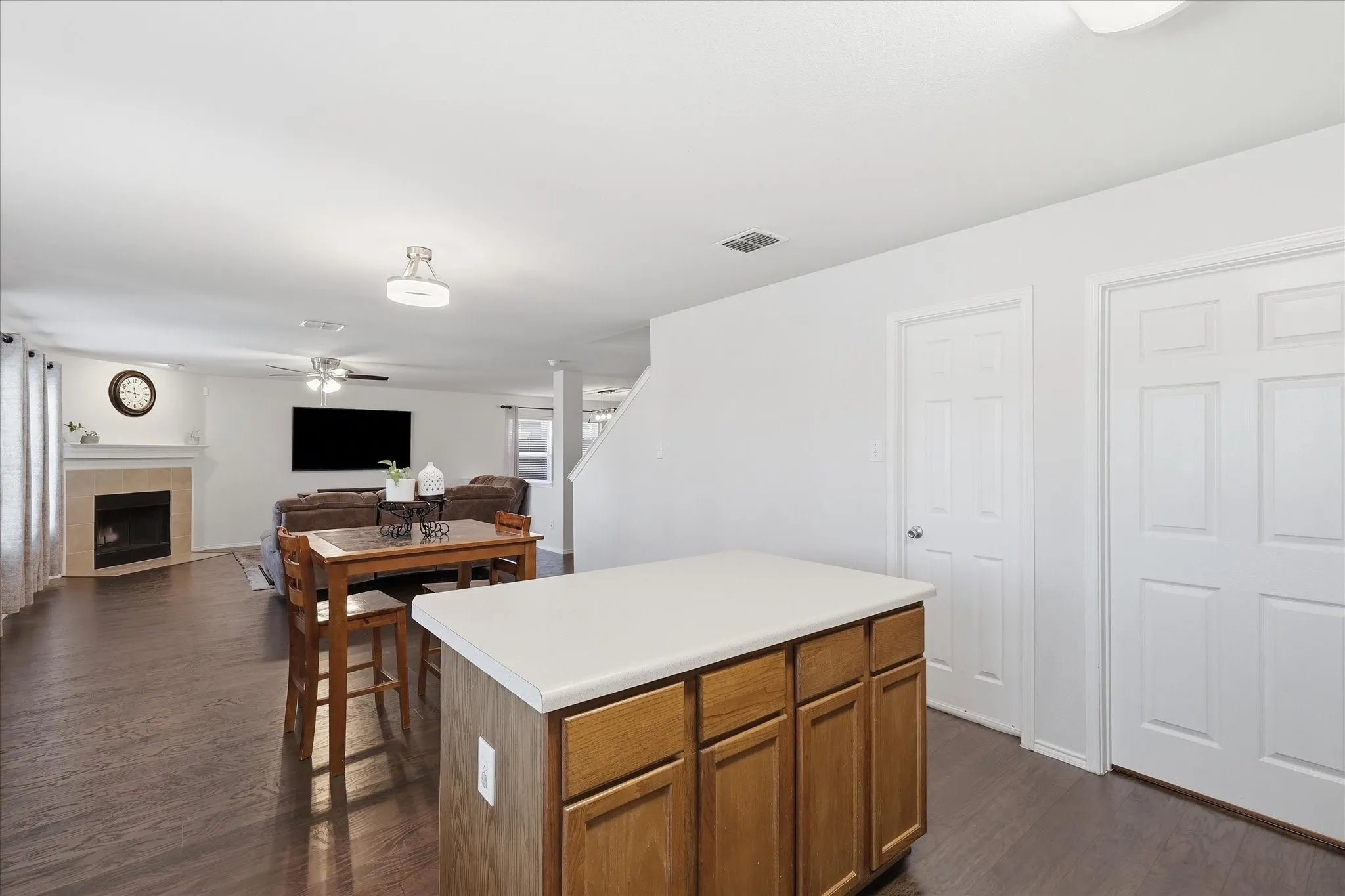 Single Family Residence For Sale in Collin County , 4000 Plymouth Drive, Mc Kinney, Texas 75070, 4 Bedroom, 3 Bathroom, 2 Garage spaces, 2,696 Sqft, built in 2005, mls#21400558, Real Estate Agent in Mc Kinney, Homes For Sale in Collin county, Homes For Sale in Mc Kinney, Realtor in Mc Kinney Texas, Real Estate Brokerage Independent Realty Texas, Luminita Cordes Realtor