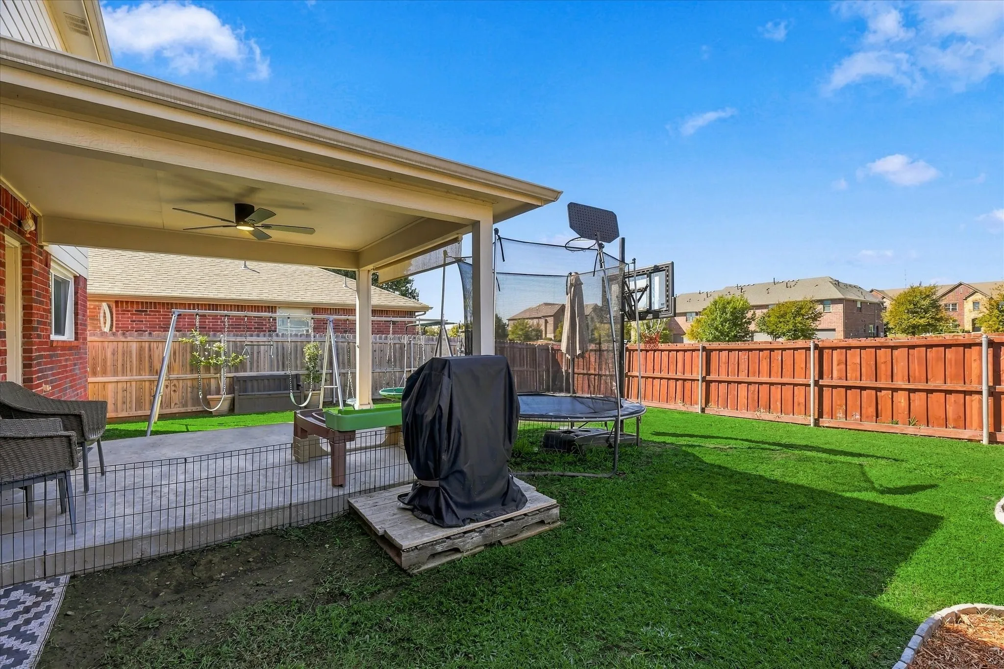 Single Family Residence For Sale in Collin County , 4000 Plymouth Drive, Mc Kinney, Texas 75070, 4 Bedroom, 3 Bathroom, 2 Garage spaces, 2,696 Sqft, built in 2005, mls#21400558, Real Estate Agent in Mc Kinney, Homes For Sale in Collin county, Homes For Sale in Mc Kinney, Realtor in Mc Kinney Texas, Real Estate Brokerage Independent Realty Texas, Luminita Cordes Realtor