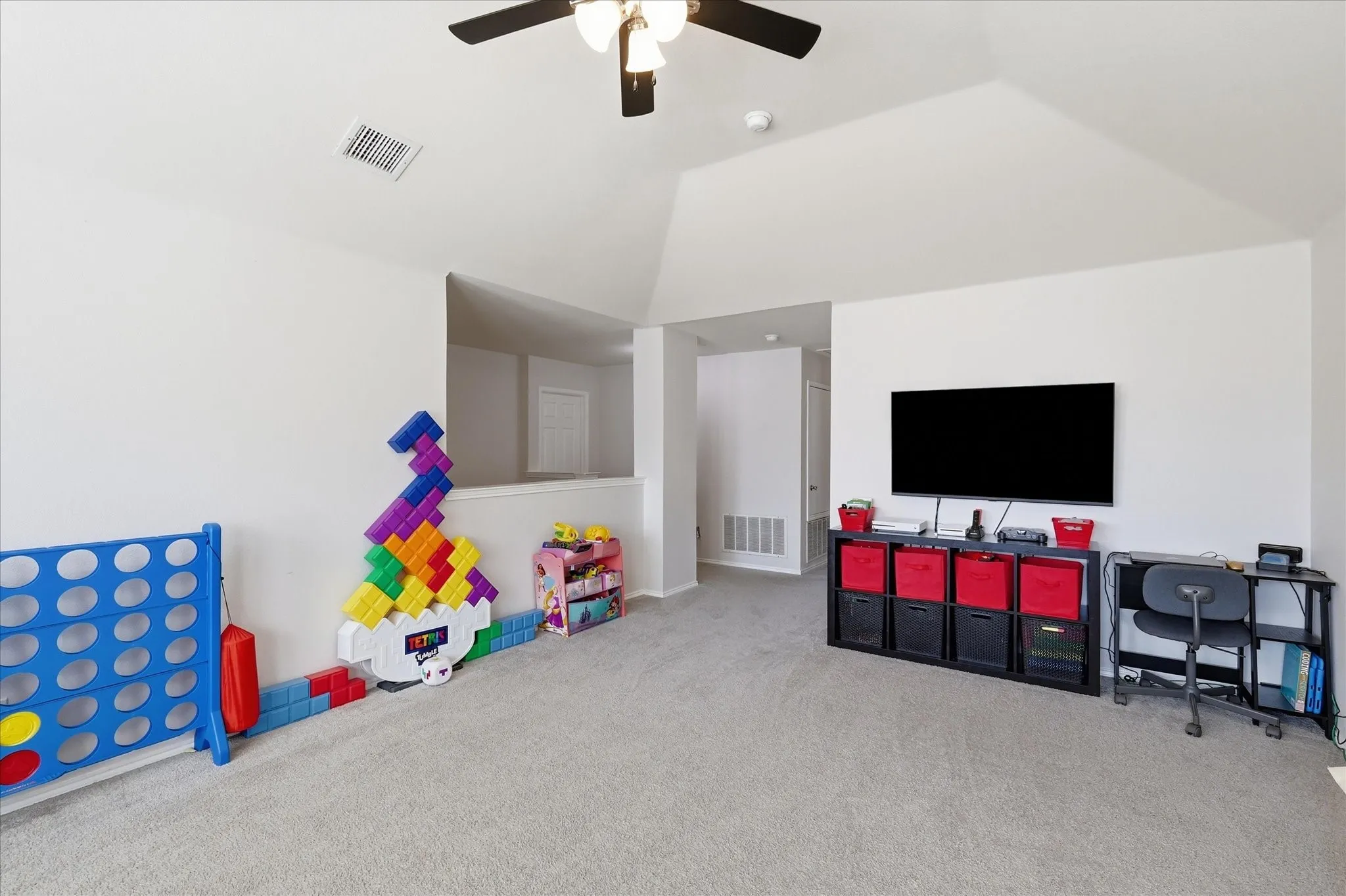 Single Family Residence For Sale in Collin County , 4000 Plymouth Drive, Mc Kinney, Texas 75070, 4 Bedroom, 3 Bathroom, 2 Garage spaces, 2,696 Sqft, built in 2005, mls#21400558, Real Estate Agent in Mc Kinney, Homes For Sale in Collin county, Homes For Sale in Mc Kinney, Realtor in Mc Kinney Texas, Real Estate Brokerage Independent Realty Texas, Luminita Cordes Realtor