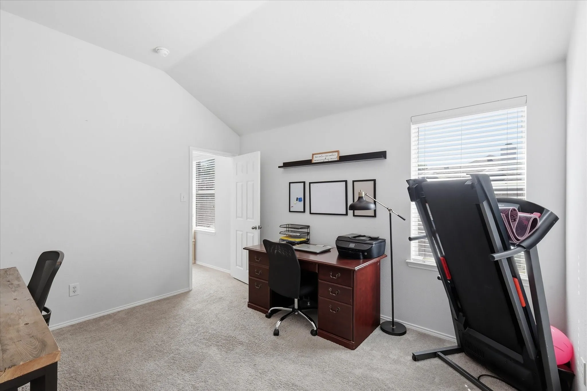 Single Family Residence For Sale in Collin County , 4000 Plymouth Drive, Mc Kinney, Texas 75070, 4 Bedroom, 3 Bathroom, 2 Garage spaces, 2,696 Sqft, built in 2005, mls#21400558, Real Estate Agent in Mc Kinney, Homes For Sale in Collin county, Homes For Sale in Mc Kinney, Realtor in Mc Kinney Texas, Real Estate Brokerage Independent Realty Texas, Luminita Cordes Realtor