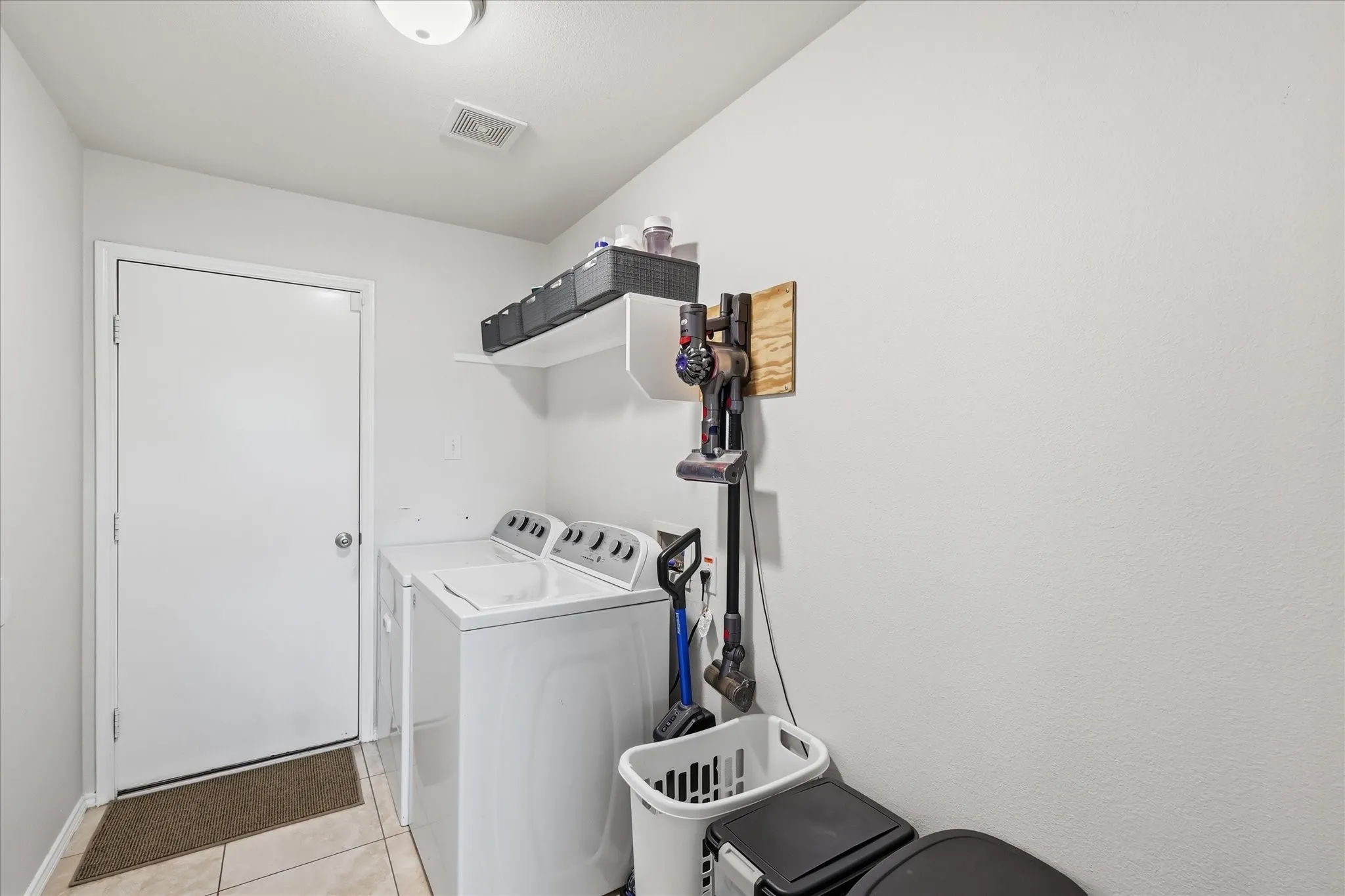 Single Family Residence For Sale in Collin County , 4000 Plymouth Drive, Mc Kinney, Texas 75070, 4 Bedroom, 3 Bathroom, 2 Garage spaces, 2,696 Sqft, built in 2005, mls#21400558, Real Estate Agent in Mc Kinney, Homes For Sale in Collin county, Homes For Sale in Mc Kinney, Realtor in Mc Kinney Texas, Real Estate Brokerage Independent Realty Texas, Luminita Cordes Realtor