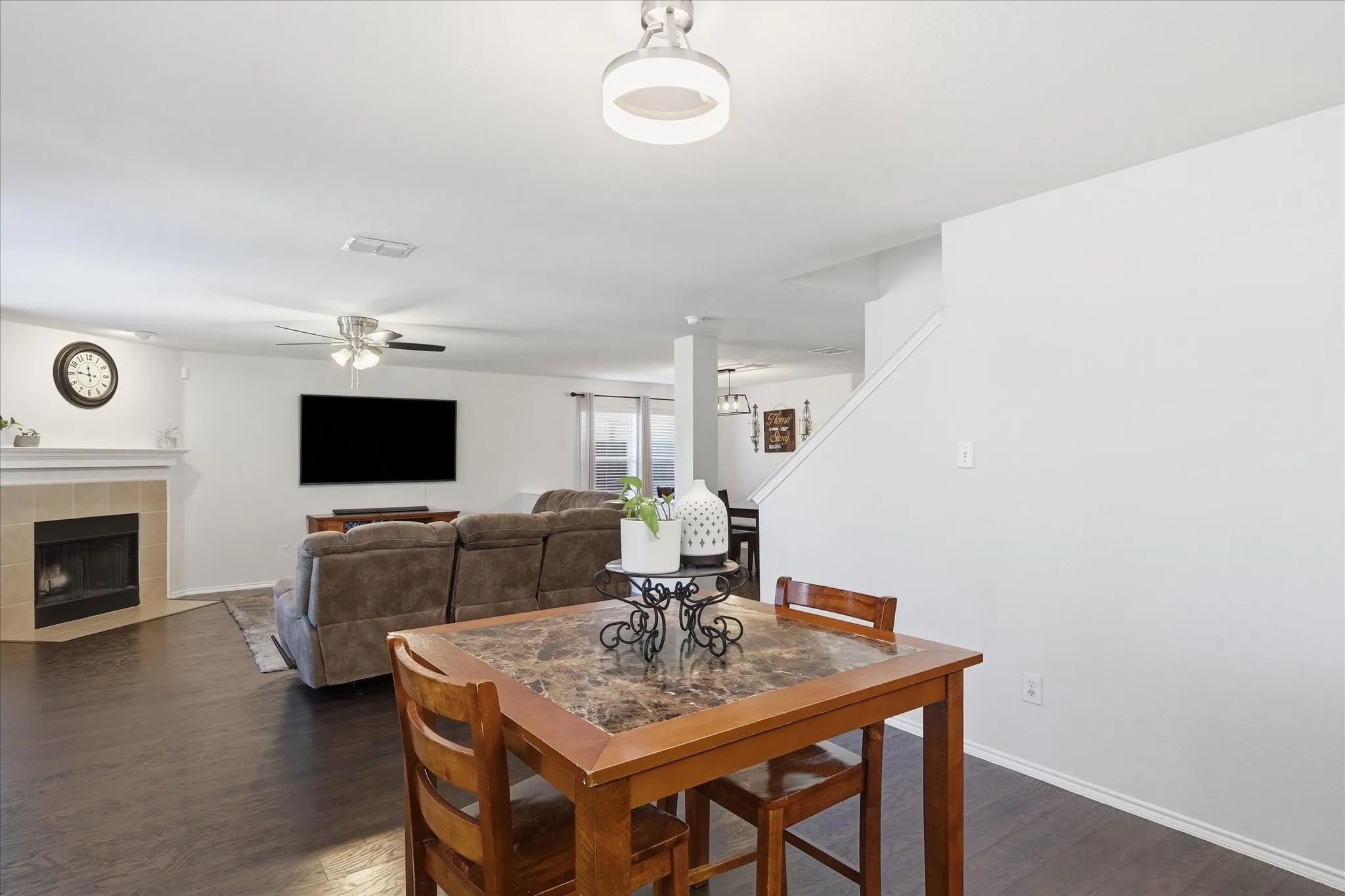 Single Family Residence For Sale in Collin County , 4000 Plymouth Drive, Mc Kinney, Texas 75070, 4 Bedroom, 3 Bathroom, 2 Garage spaces, 2,696 Sqft, built in 2005, mls#21400558, Real Estate Agent in Mc Kinney, Homes For Sale in Collin county, Homes For Sale in Mc Kinney, Realtor in Mc Kinney Texas, Real Estate Brokerage Independent Realty Texas, Luminita Cordes Realtor