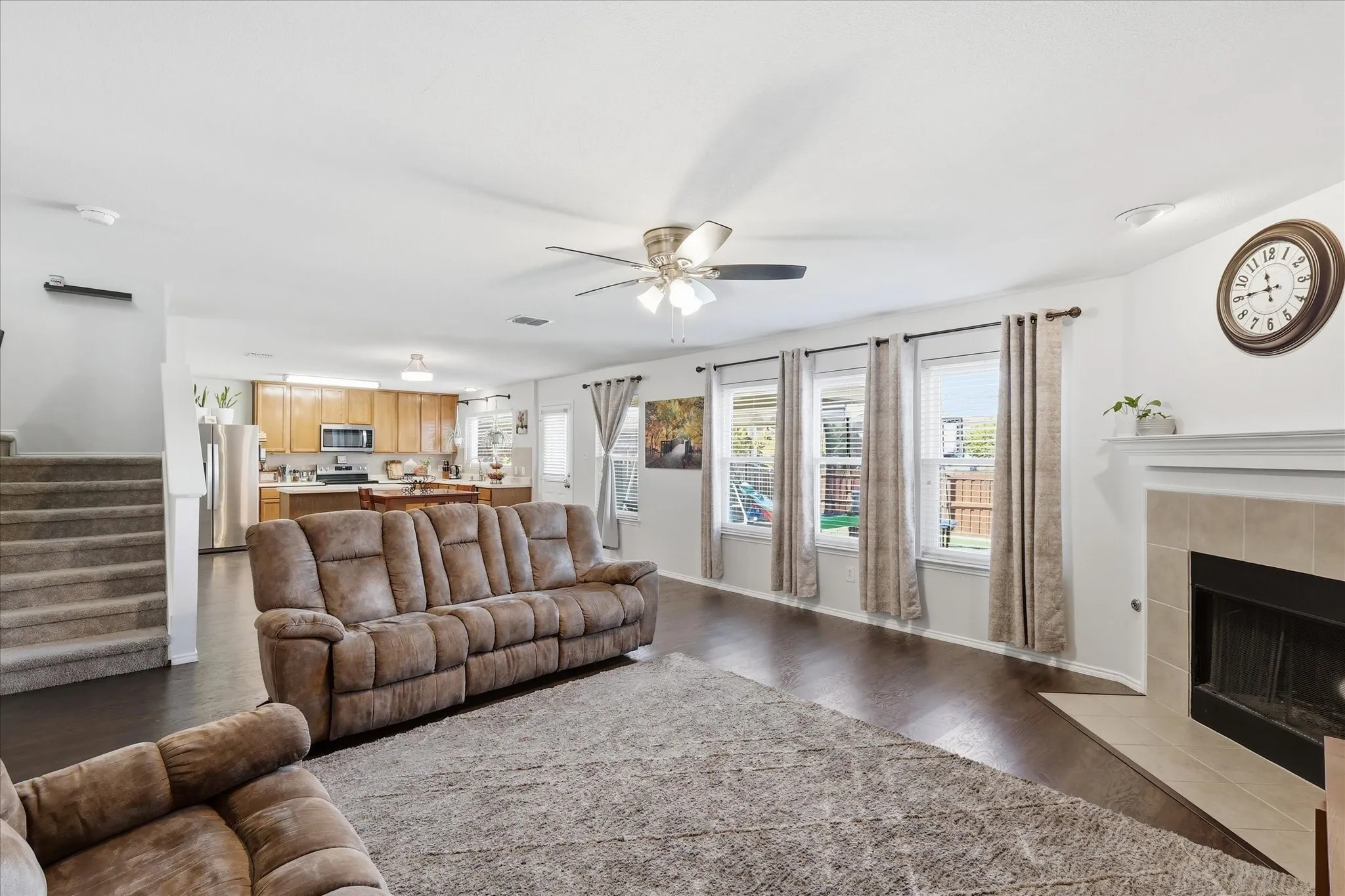 Single Family Residence For Sale in Collin County , 4000 Plymouth Drive, Mc Kinney, Texas 75070, 4 Bedroom, 3 Bathroom, 2 Garage spaces, 2,696 Sqft, built in 2005, mls#21400558, Real Estate Agent in Mc Kinney, Homes For Sale in Collin county, Homes For Sale in Mc Kinney, Realtor in Mc Kinney Texas, Real Estate Brokerage Independent Realty Texas, Luminita Cordes Realtor