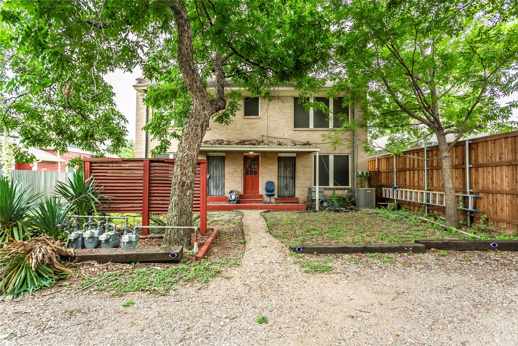Apartment For Rent in Dallas County , 4807.5 Reiger Avenue, Dallas, Texas 75246, 1 Bedroom, 1 Bathroom, Garage spaces, 800 Sqft, built in 1926, mls#21404515, Real Estate Agent in Dallas, Homes For Rent in Dallas county, Homes For Rent in Dallas, Realtor in Dallas Texas, Real Estate Brokerage Independent Realty Texas, Luminita Cordes Realtor
