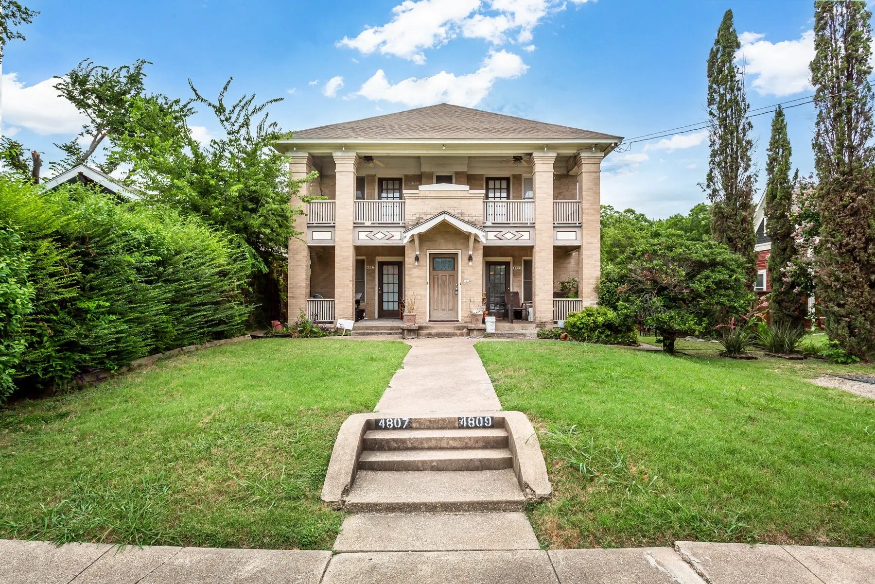 Apartment For Rent in Dallas County , 4807.5 Reiger Avenue, Dallas, Texas 75246, 1 Bedroom, 1 Bathroom, Garage spaces, 800 Sqft, built in 1926, mls#21404515, Real Estate Agent in Dallas, Homes For Rent in Dallas county, Homes For Rent in Dallas, Realtor in Dallas Texas, Real Estate Brokerage Independent Realty Texas, Luminita Cordes Realtor