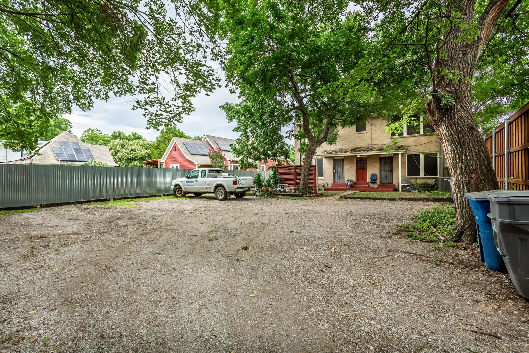 Apartment For Rent in Dallas County , 4807.5 Reiger Avenue, Dallas, Texas 75246, 1 Bedroom, 1 Bathroom, Garage spaces, 800 Sqft, built in 1926, mls#21404515, Real Estate Agent in Dallas, Homes For Rent in Dallas county, Homes For Rent in Dallas, Realtor in Dallas Texas, Real Estate Brokerage Independent Realty Texas, Luminita Cordes Realtor