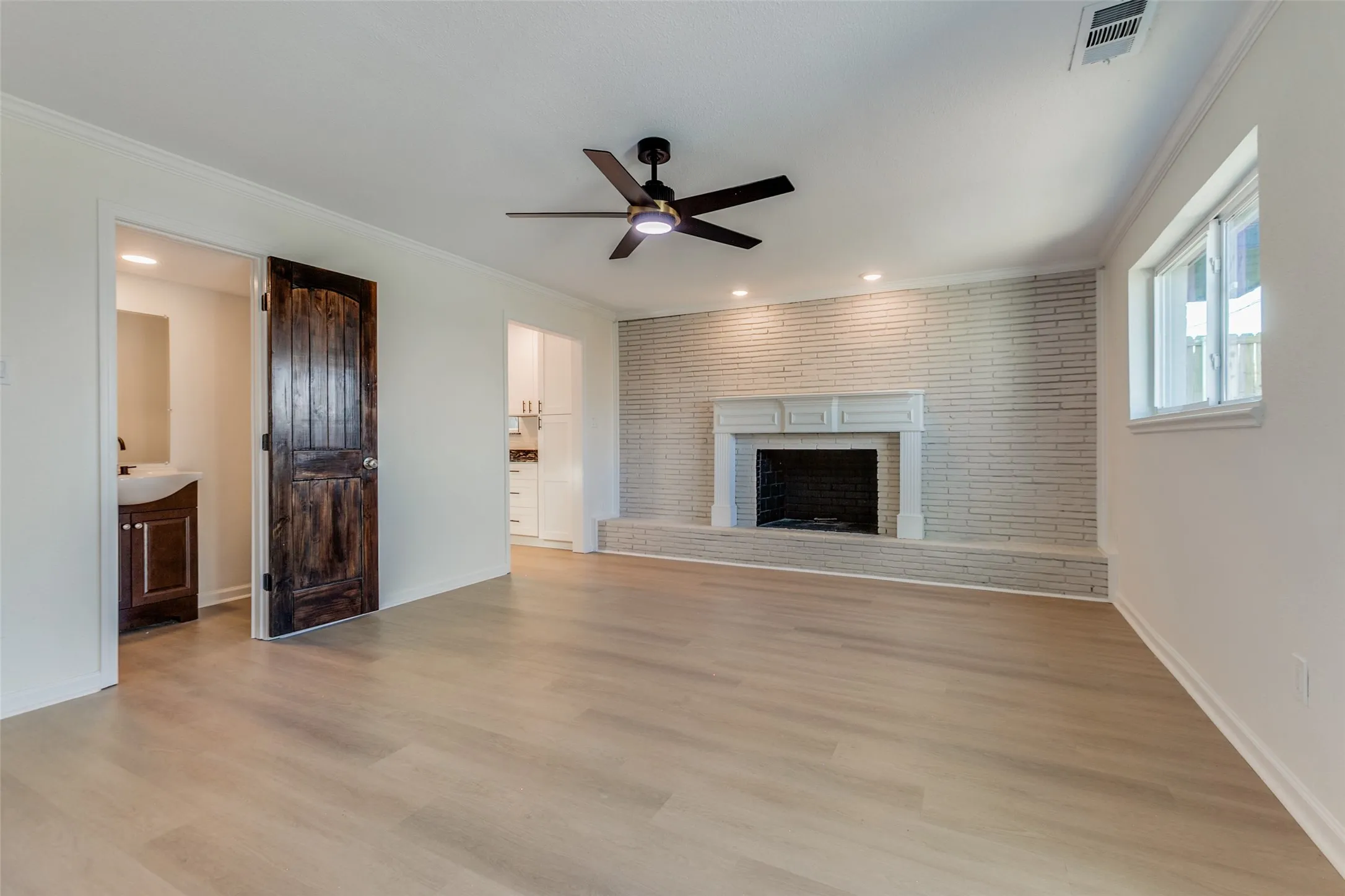 Single Family Residence For Sale in Dallas County , 1424 Stagecoach Drive, Richardson, Texas 75080, 4 Bedroom, 3 Bathroom, 2 Garage spaces, 2,445 Sqft, built in 1963, mls#21397628, Real Estate Agent in Richardson, Homes For Sale in Dallas county, Homes For Sale in Richardson, Realtor in Richardson Texas, Real Estate Brokerage Independent Realty Texas, Luminita Cordes Realtor