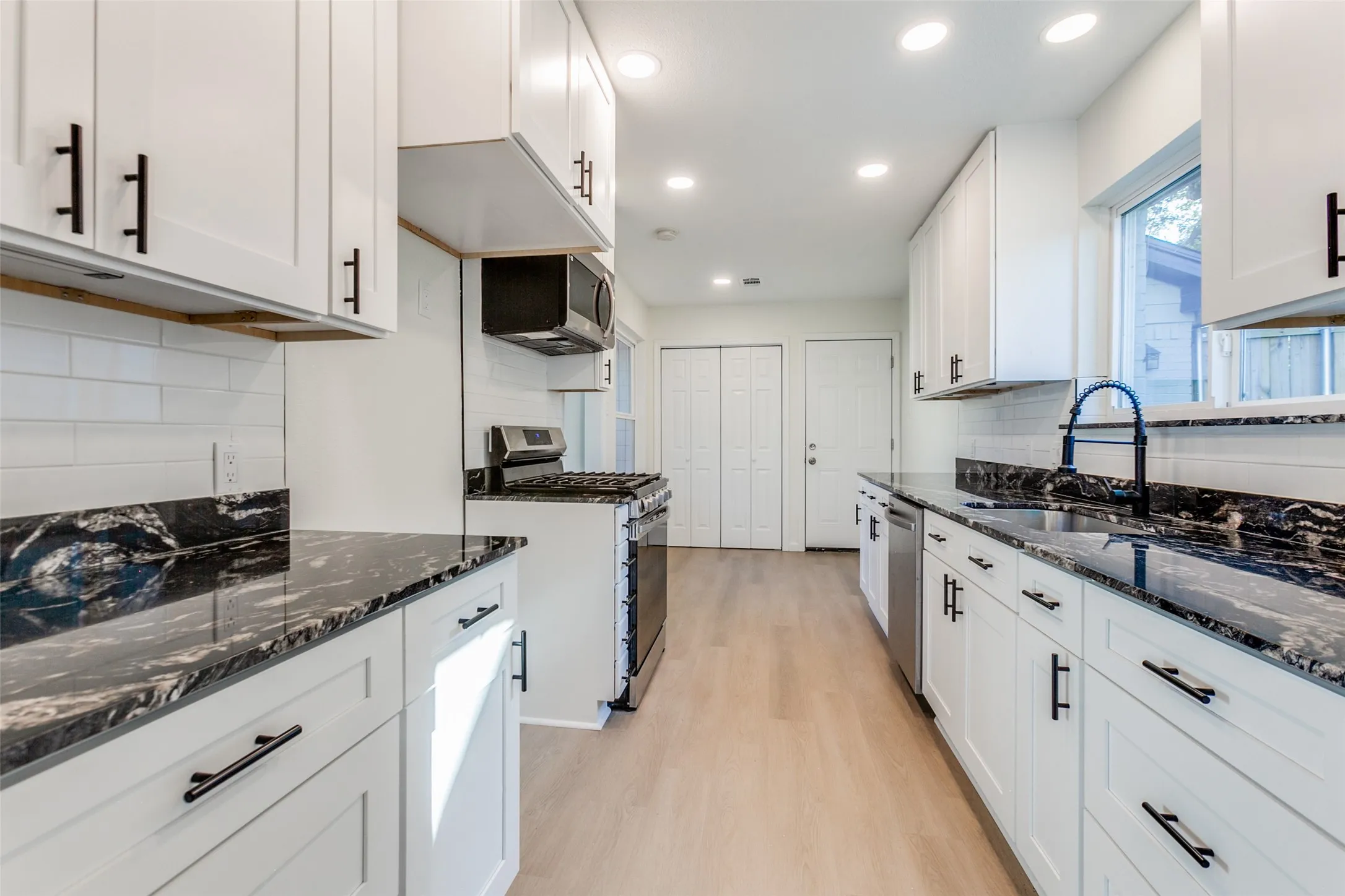 Single Family Residence For Sale in Dallas County , 1424 Stagecoach Drive, Richardson, Texas 75080, 4 Bedroom, 3 Bathroom, 2 Garage spaces, 2,445 Sqft, built in 1963, mls#21397628, Real Estate Agent in Richardson, Homes For Sale in Dallas county, Homes For Sale in Richardson, Realtor in Richardson Texas, Real Estate Brokerage Independent Realty Texas, Luminita Cordes Realtor