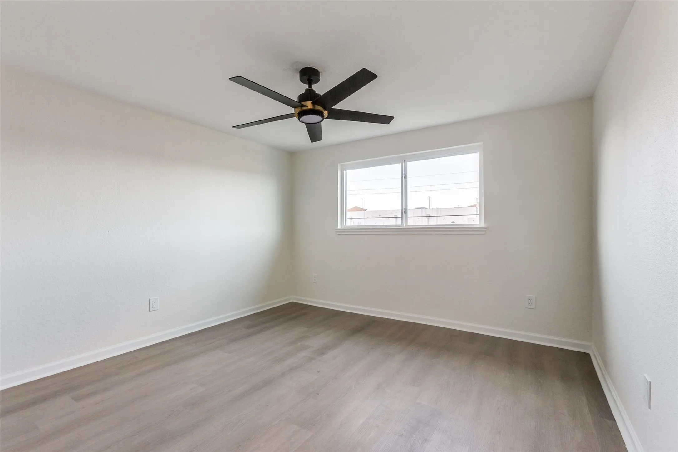 Single Family Residence For Sale in Dallas County , 1424 Stagecoach Drive, Richardson, Texas 75080, 4 Bedroom, 3 Bathroom, 2 Garage spaces, 2,445 Sqft, built in 1963, mls#21397628, Real Estate Agent in Richardson, Homes For Sale in Dallas county, Homes For Sale in Richardson, Realtor in Richardson Texas, Real Estate Brokerage Independent Realty Texas, Luminita Cordes Realtor