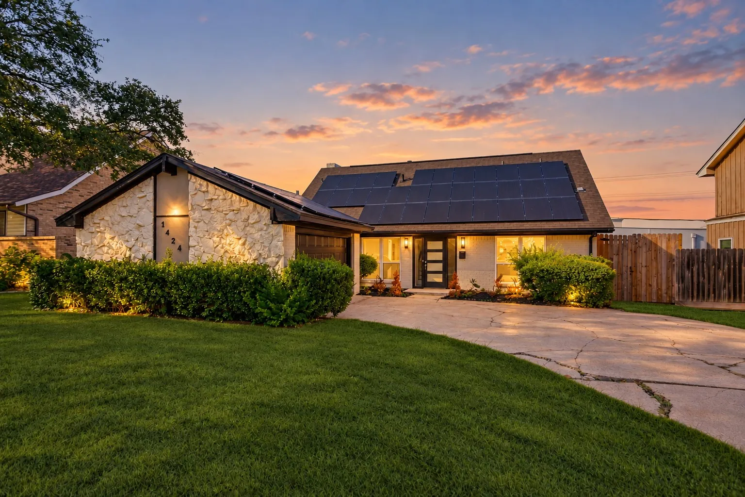 Single Family Residence For Sale in Dallas County , 1424 Stagecoach Drive, Richardson, Texas 75080, 4 Bedroom, 3 Bathroom, 2 Garage spaces, 2,445 Sqft, built in 1963, mls#21397628, Real Estate Agent in Richardson, Homes For Sale in Dallas county, Homes For Sale in Richardson, Realtor in Richardson Texas, Real Estate Brokerage Independent Realty Texas, Luminita Cordes Realtor