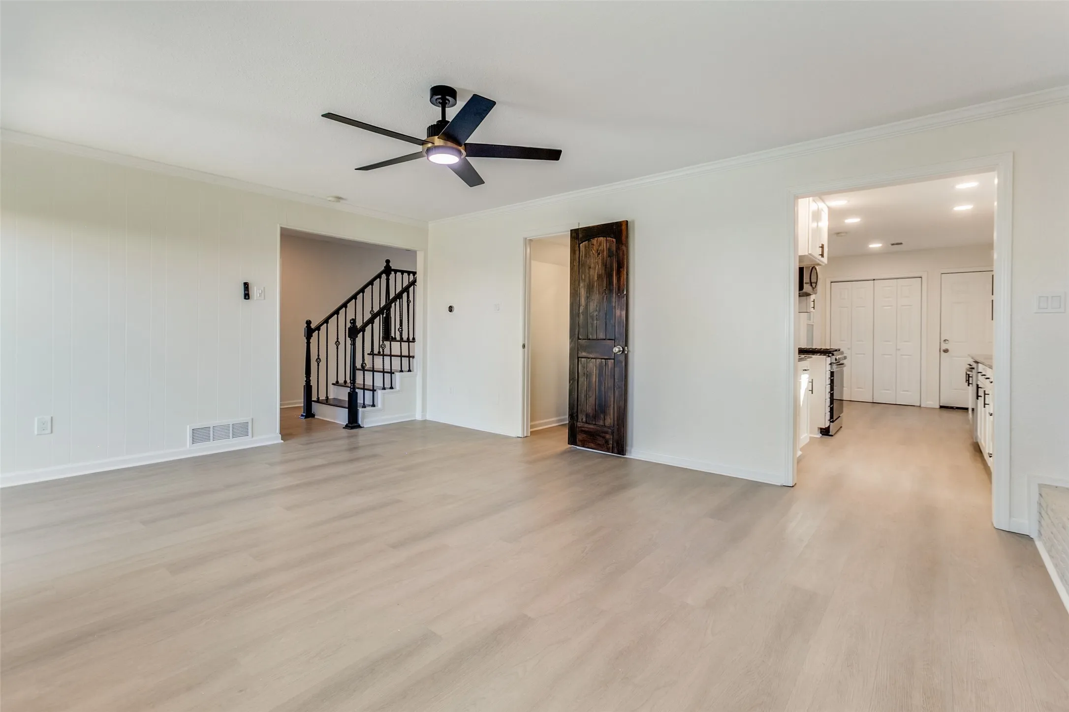 Single Family Residence For Sale in Dallas County , 1424 Stagecoach Drive, Richardson, Texas 75080, 4 Bedroom, 3 Bathroom, 2 Garage spaces, 2,445 Sqft, built in 1963, mls#21397628, Real Estate Agent in Richardson, Homes For Sale in Dallas county, Homes For Sale in Richardson, Realtor in Richardson Texas, Real Estate Brokerage Independent Realty Texas, Luminita Cordes Realtor
