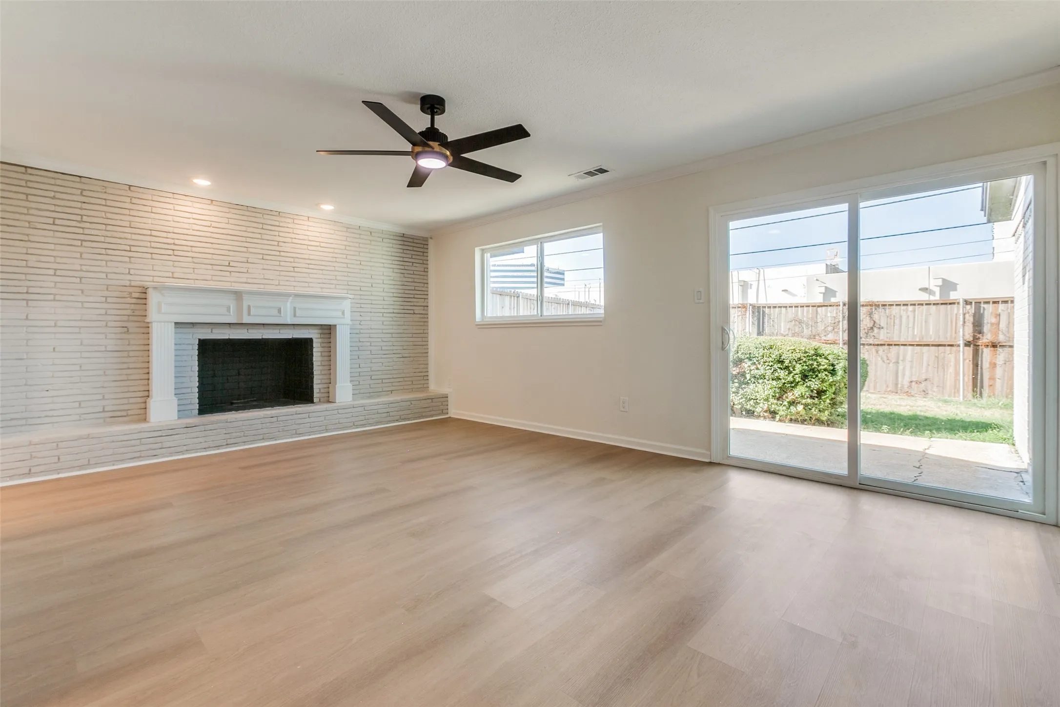 Single Family Residence For Sale in Dallas County , 1424 Stagecoach Drive, Richardson, Texas 75080, 4 Bedroom, 3 Bathroom, 2 Garage spaces, 2,445 Sqft, built in 1963, mls#21397628, Real Estate Agent in Richardson, Homes For Sale in Dallas county, Homes For Sale in Richardson, Realtor in Richardson Texas, Real Estate Brokerage Independent Realty Texas, Luminita Cordes Realtor