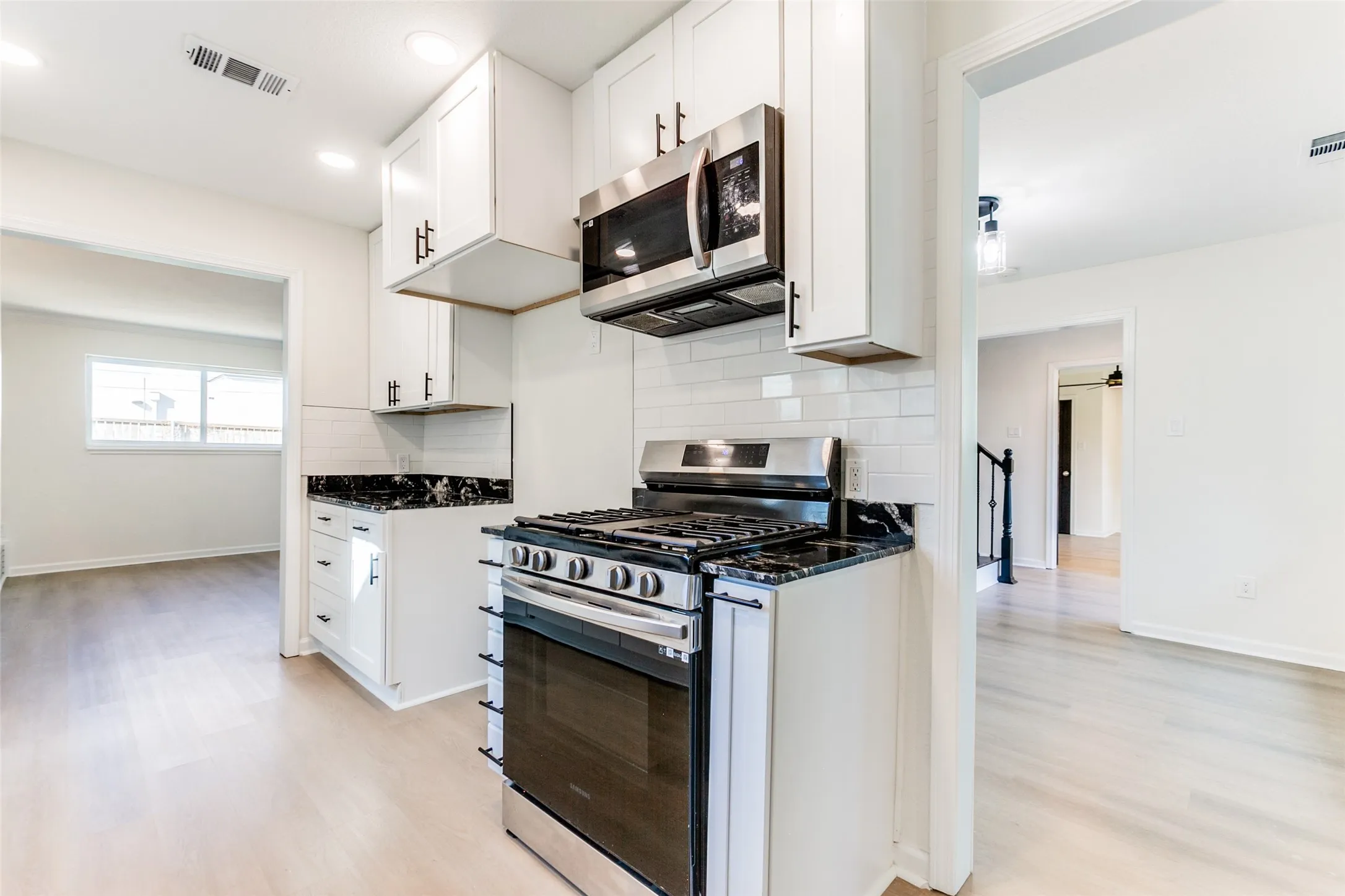 Single Family Residence For Sale in Dallas County , 1424 Stagecoach Drive, Richardson, Texas 75080, 4 Bedroom, 3 Bathroom, 2 Garage spaces, 2,445 Sqft, built in 1963, mls#21397628, Real Estate Agent in Richardson, Homes For Sale in Dallas county, Homes For Sale in Richardson, Realtor in Richardson Texas, Real Estate Brokerage Independent Realty Texas, Luminita Cordes Realtor