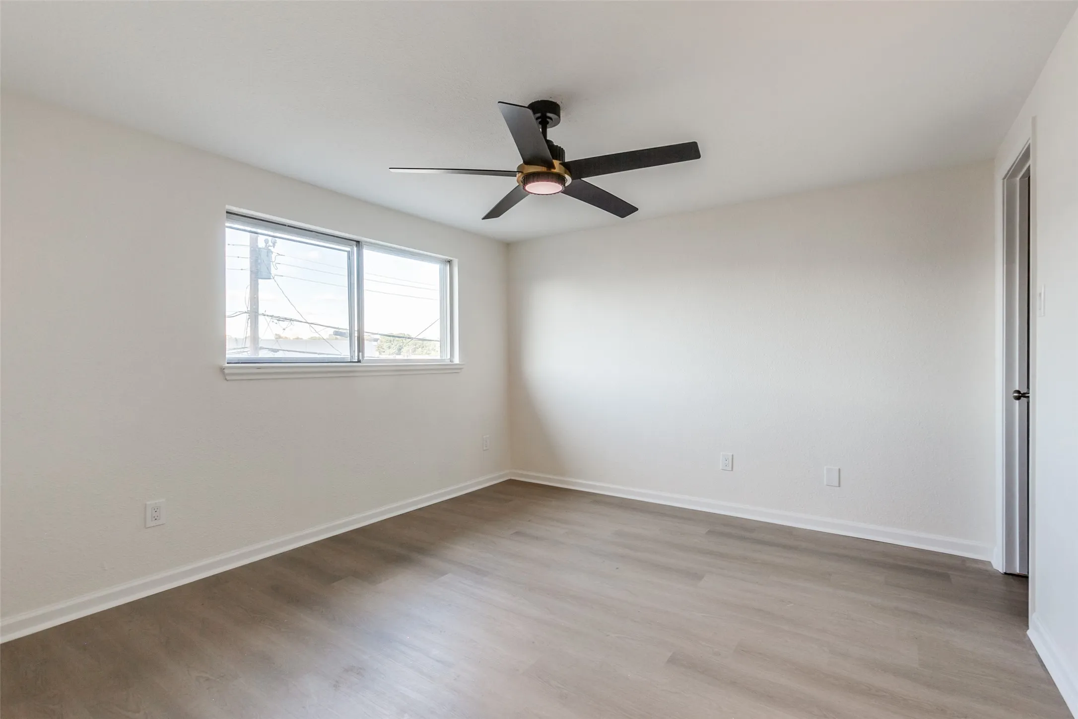 Single Family Residence For Sale in Dallas County , 1424 Stagecoach Drive, Richardson, Texas 75080, 4 Bedroom, 3 Bathroom, 2 Garage spaces, 2,445 Sqft, built in 1963, mls#21397628, Real Estate Agent in Richardson, Homes For Sale in Dallas county, Homes For Sale in Richardson, Realtor in Richardson Texas, Real Estate Brokerage Independent Realty Texas, Luminita Cordes Realtor