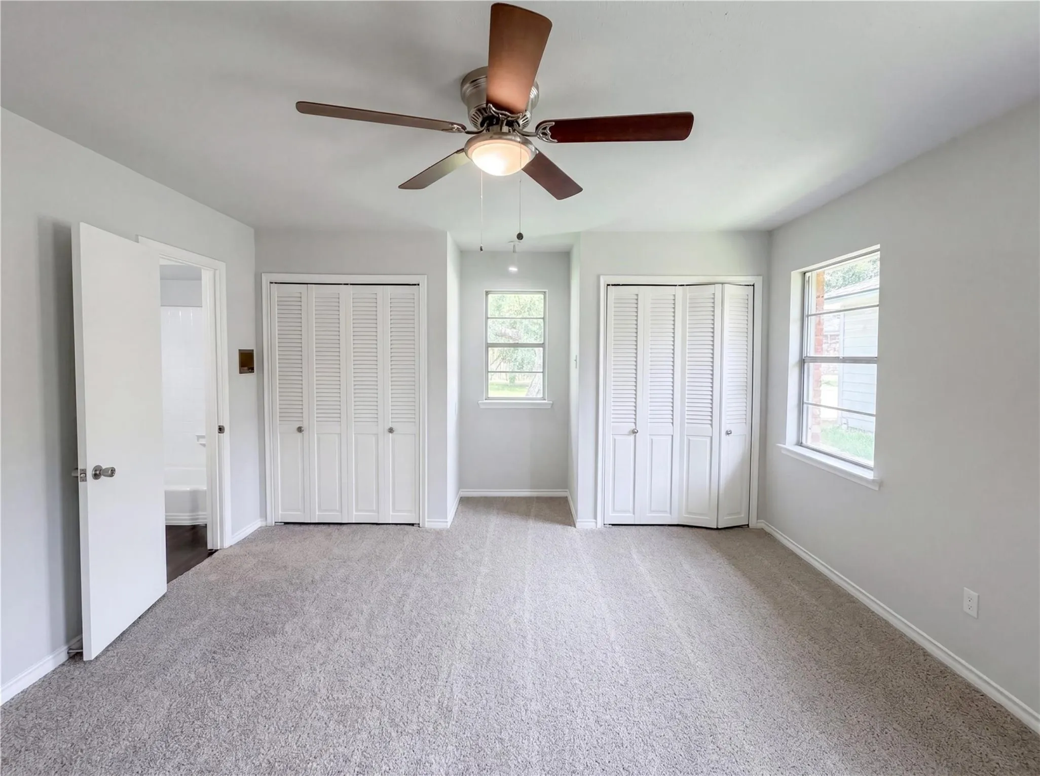 Single Family Residence For Rent in Dallas County , 3327 Portlock Drive, Farmers Branch, Texas 75234, 4 Bedroom, 2 Bathroom, 2 Garage spaces, 1,744 Sqft, built in 1960, mls#21405116, Real Estate Agent in Farmers Branch, Homes For Rent in Dallas county, Homes For Rent in Farmers Branch, Realtor in Farmers Branch Texas, Real Estate Brokerage Independent Realty Texas, Luminita Cordes Realtor
