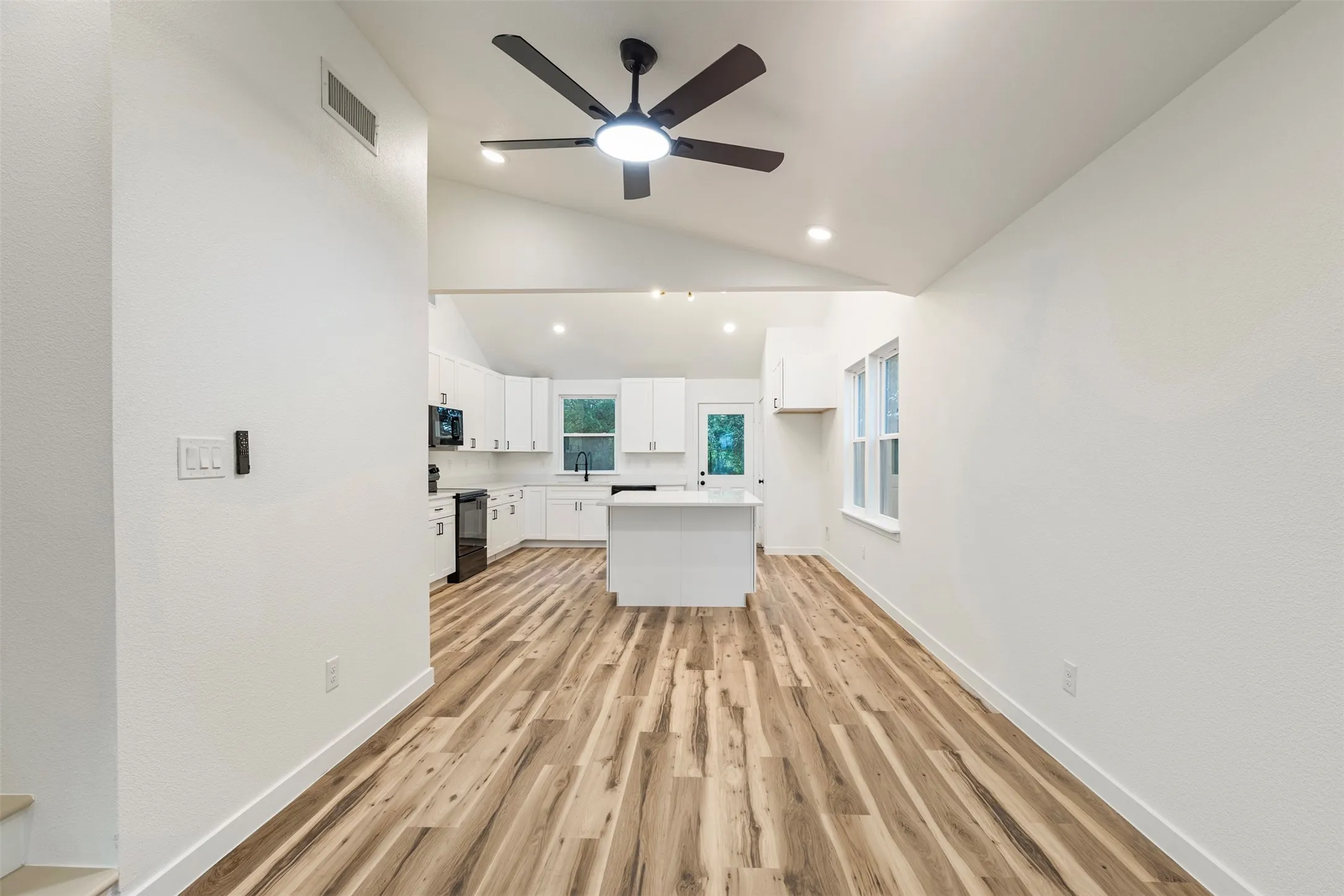Single Family Residence For Sale in Grayson County , 104 E Miller, Whitewright, Texas 75491, 5 Bedroom, 3 Bathroom, 2 Garage spaces, 2,100 Sqft, built in 2026, mls#21405065, Real Estate Agent in Whitewright, Homes For Sale in Grayson county, Homes For Sale in Whitewright, Realtor in Whitewright Texas, Real Estate Brokerage Independent Realty Texas, Luminita Cordes Realtor