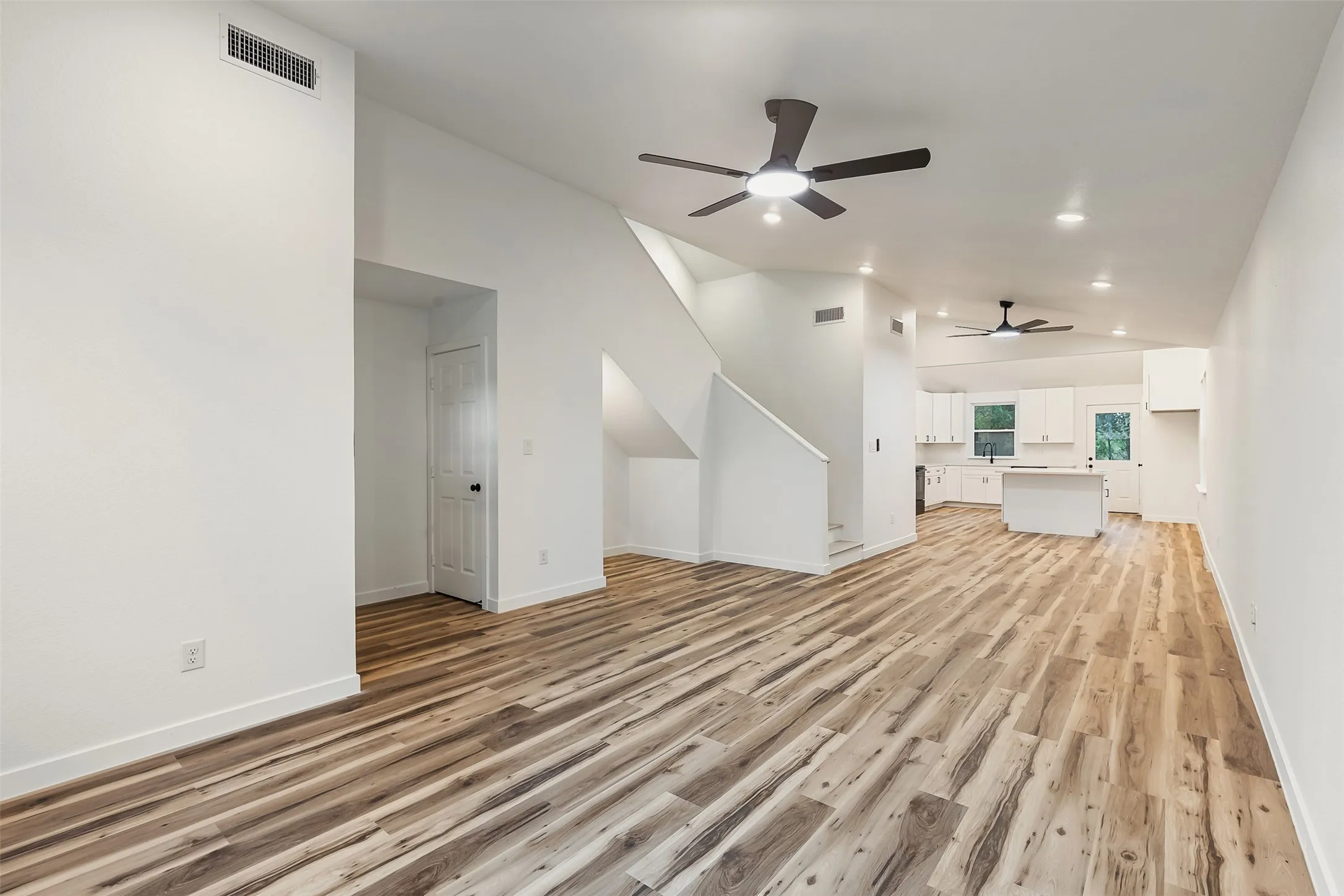Single Family Residence For Sale in Grayson County , 104 E Miller, Whitewright, Texas 75491, 5 Bedroom, 3 Bathroom, 2 Garage spaces, 2,100 Sqft, built in 2026, mls#21405065, Real Estate Agent in Whitewright, Homes For Sale in Grayson county, Homes For Sale in Whitewright, Realtor in Whitewright Texas, Real Estate Brokerage Independent Realty Texas, Luminita Cordes Realtor