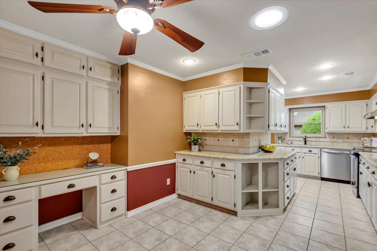 Breakfast Room