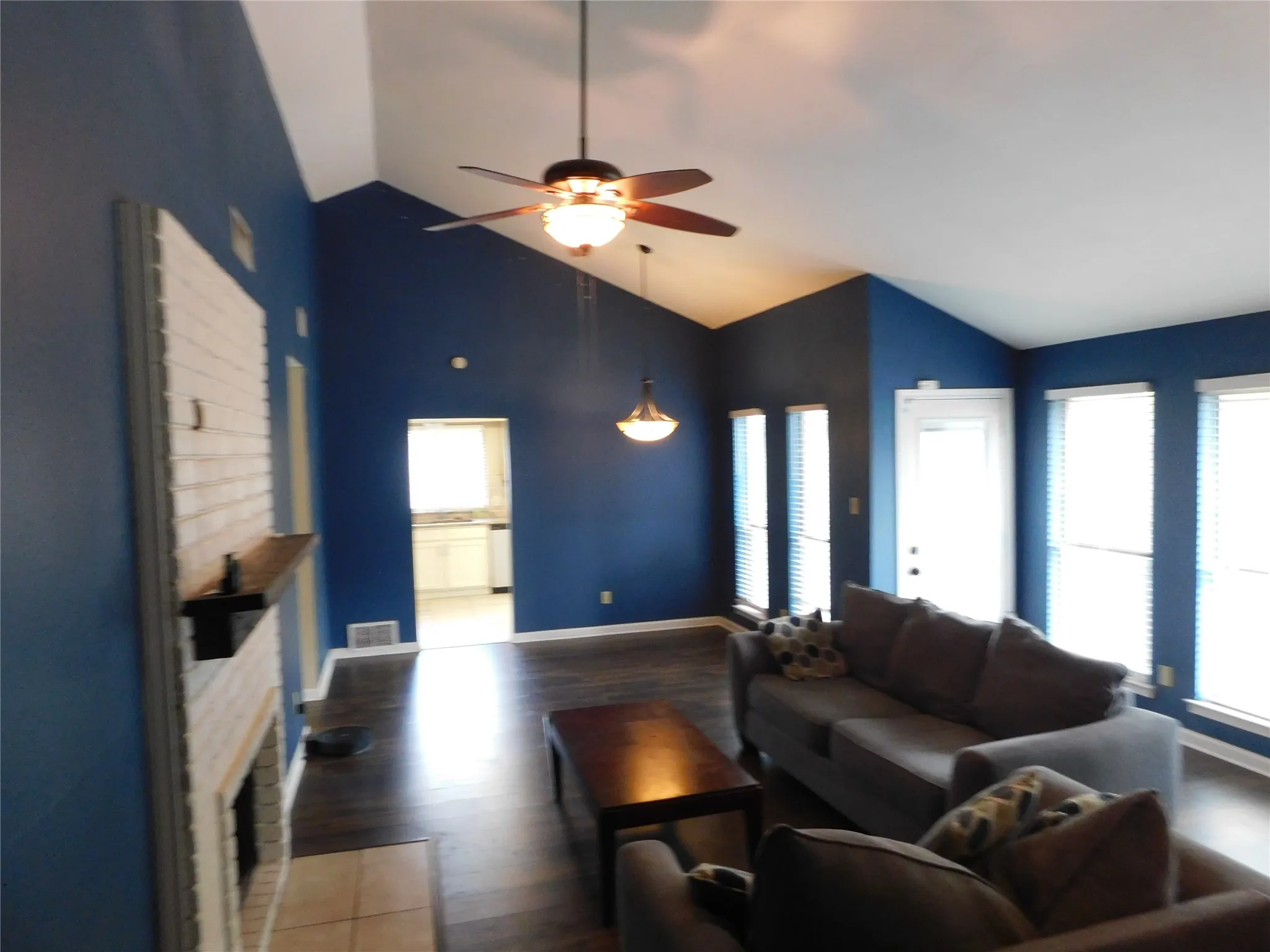 Single Family Residence For Sale in Tarrant County , 10630 Lone Pine Lane, Fort Worth, Texas 76108, 2 Bedroom, 2 Bathroom, 2 Garage spaces, 1,145 Sqft, built in 1984, mls#21405174, Real Estate Agent in Fort Worth, Homes For Sale in Tarrant county, Homes For Sale in Fort Worth, Realtor in Fort Worth Texas, Real Estate Brokerage Independent Realty Texas, Luminita Cordes Realtor