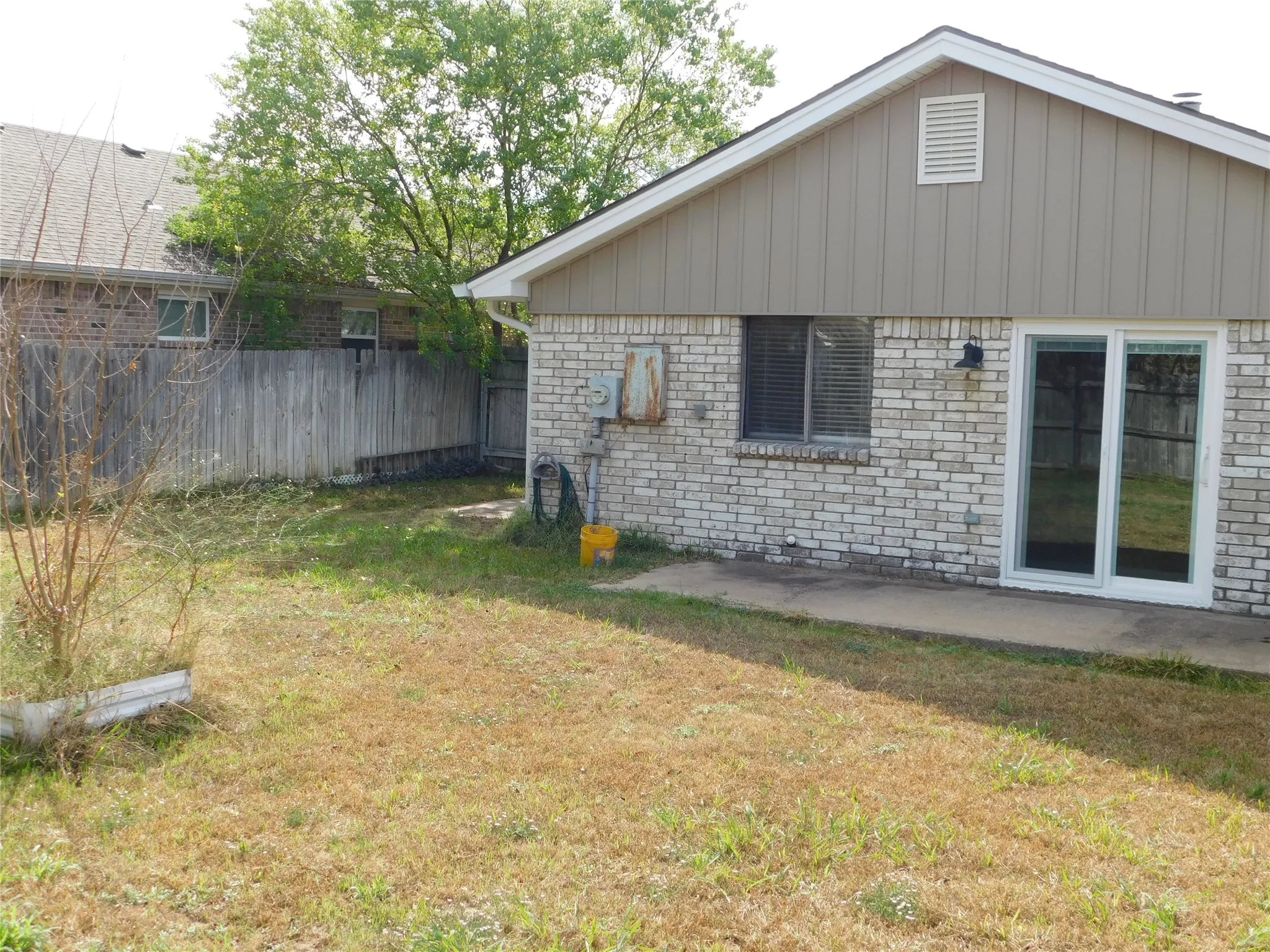 Single Family Residence For Sale in Tarrant County , 10630 Lone Pine Lane, Fort Worth, Texas 76108, 2 Bedroom, 2 Bathroom, 2 Garage spaces, 1,145 Sqft, built in 1984, mls#21405174, Real Estate Agent in Fort Worth, Homes For Sale in Tarrant county, Homes For Sale in Fort Worth, Realtor in Fort Worth Texas, Real Estate Brokerage Independent Realty Texas, Luminita Cordes Realtor