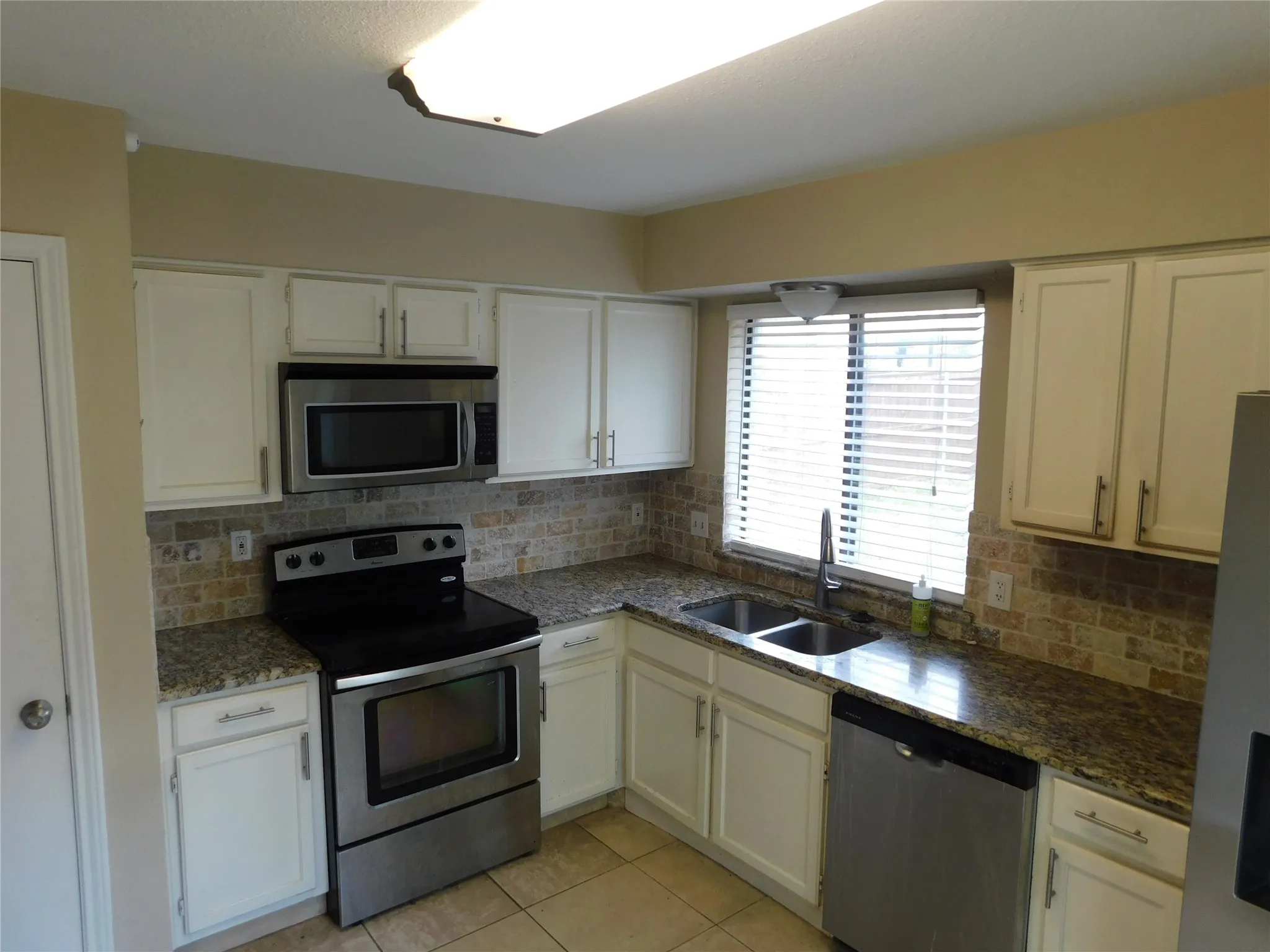 Single Family Residence For Sale in Tarrant County , 10630 Lone Pine Lane, Fort Worth, Texas 76108, 2 Bedroom, 2 Bathroom, 2 Garage spaces, 1,145 Sqft, built in 1984, mls#21405174, Real Estate Agent in Fort Worth, Homes For Sale in Tarrant county, Homes For Sale in Fort Worth, Realtor in Fort Worth Texas, Real Estate Brokerage Independent Realty Texas, Luminita Cordes Realtor