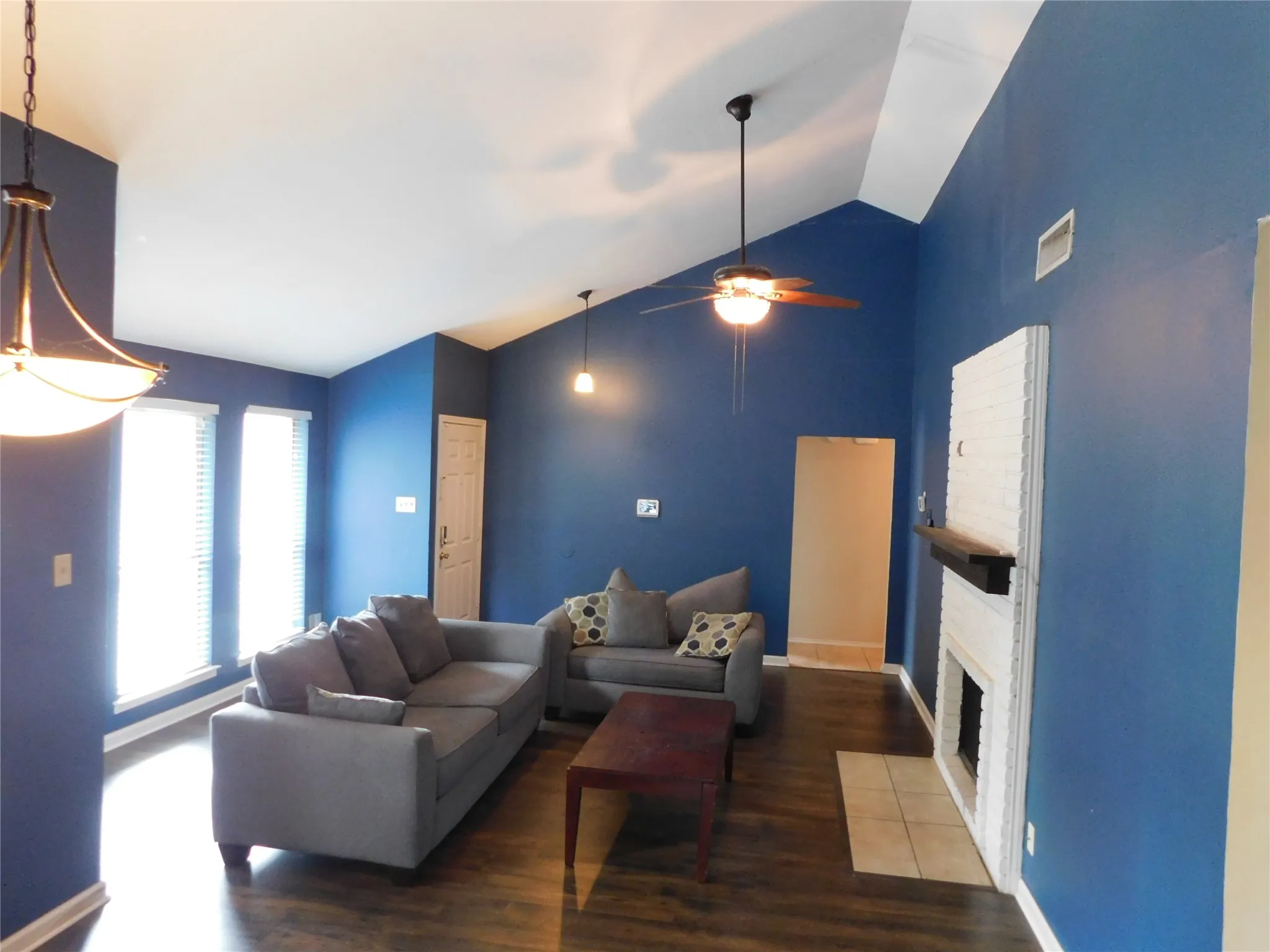 Single Family Residence For Sale in Tarrant County , 10630 Lone Pine Lane, Fort Worth, Texas 76108, 2 Bedroom, 2 Bathroom, 2 Garage spaces, 1,145 Sqft, built in 1984, mls#21405174, Real Estate Agent in Fort Worth, Homes For Sale in Tarrant county, Homes For Sale in Fort Worth, Realtor in Fort Worth Texas, Real Estate Brokerage Independent Realty Texas, Luminita Cordes Realtor
