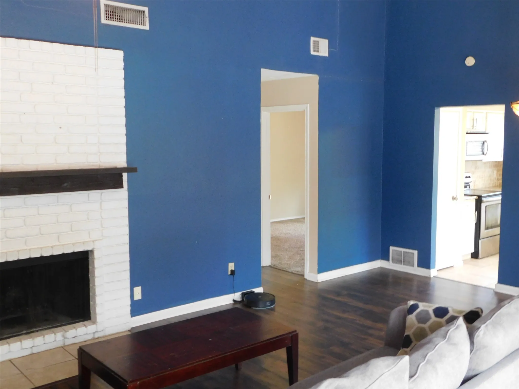 Single Family Residence For Sale in Tarrant County , 10630 Lone Pine Lane, Fort Worth, Texas 76108, 2 Bedroom, 2 Bathroom, 2 Garage spaces, 1,145 Sqft, built in 1984, mls#21405174, Real Estate Agent in Fort Worth, Homes For Sale in Tarrant county, Homes For Sale in Fort Worth, Realtor in Fort Worth Texas, Real Estate Brokerage Independent Realty Texas, Luminita Cordes Realtor