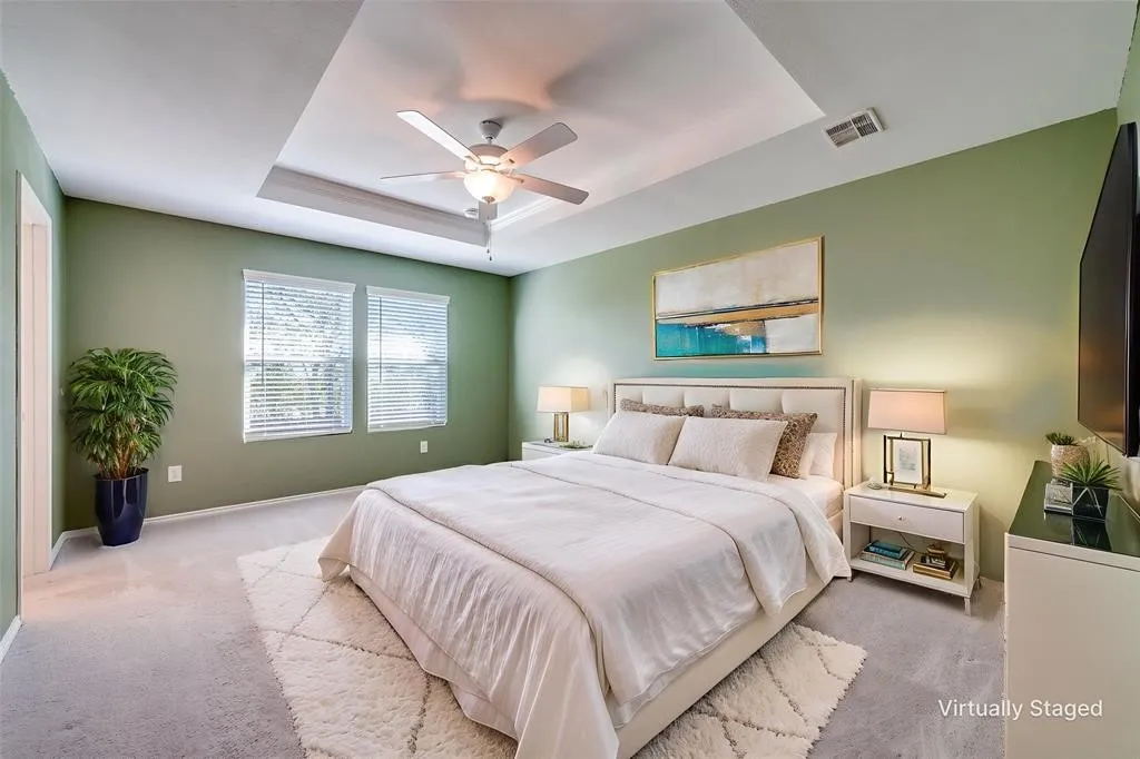 Tray ceiling with a ceiling fan