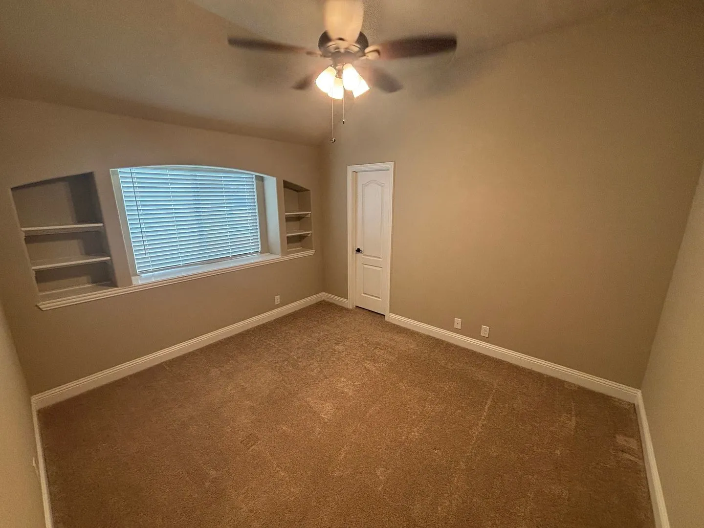 Single Family Residence For Rent in Kaufman County , 1104 Canterbury Lane, Forney, Texas 75126, 4 Bedroom, 2 Bathroom, 2 Garage spaces, 2,295 Sqft, built in 2021, mls#21405159, Real Estate Agent in Forney, Homes For Rent in Kaufman county, Homes For Rent in Forney, Realtor in Forney Texas, Real Estate Brokerage Independent Realty Texas, Luminita Cordes Realtor