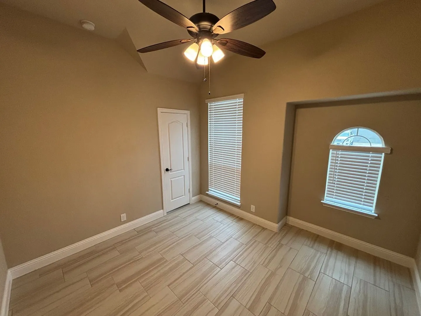 Single Family Residence For Rent in Kaufman County , 1104 Canterbury Lane, Forney, Texas 75126, 4 Bedroom, 2 Bathroom, 2 Garage spaces, 2,295 Sqft, built in 2021, mls#21405159, Real Estate Agent in Forney, Homes For Rent in Kaufman county, Homes For Rent in Forney, Realtor in Forney Texas, Real Estate Brokerage Independent Realty Texas, Luminita Cordes Realtor