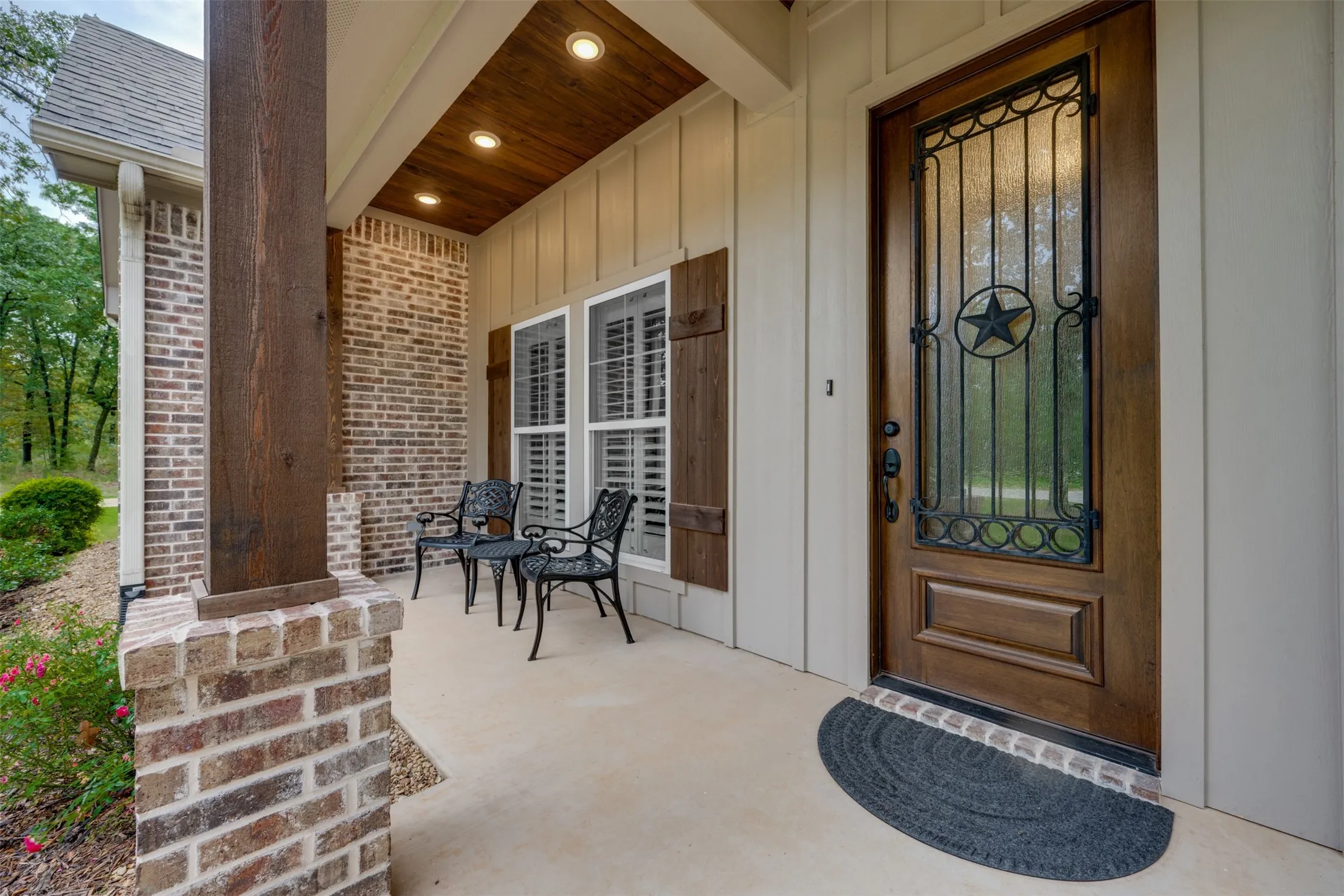 Single Family Residence For Sale in Henderson County , 3113 Shadow Pine Drive, Larue, Texas 75770, 4 Bedroom, 3 Bathroom, 3 Garage spaces, 2,360 Sqft, built in 2023, mls#21405014, Real Estate Agent in Larue, Homes For Sale in Henderson county, Homes For Sale in Larue, Realtor in Larue Texas, Real Estate Brokerage Independent Realty Texas, Luminita Cordes Realtor