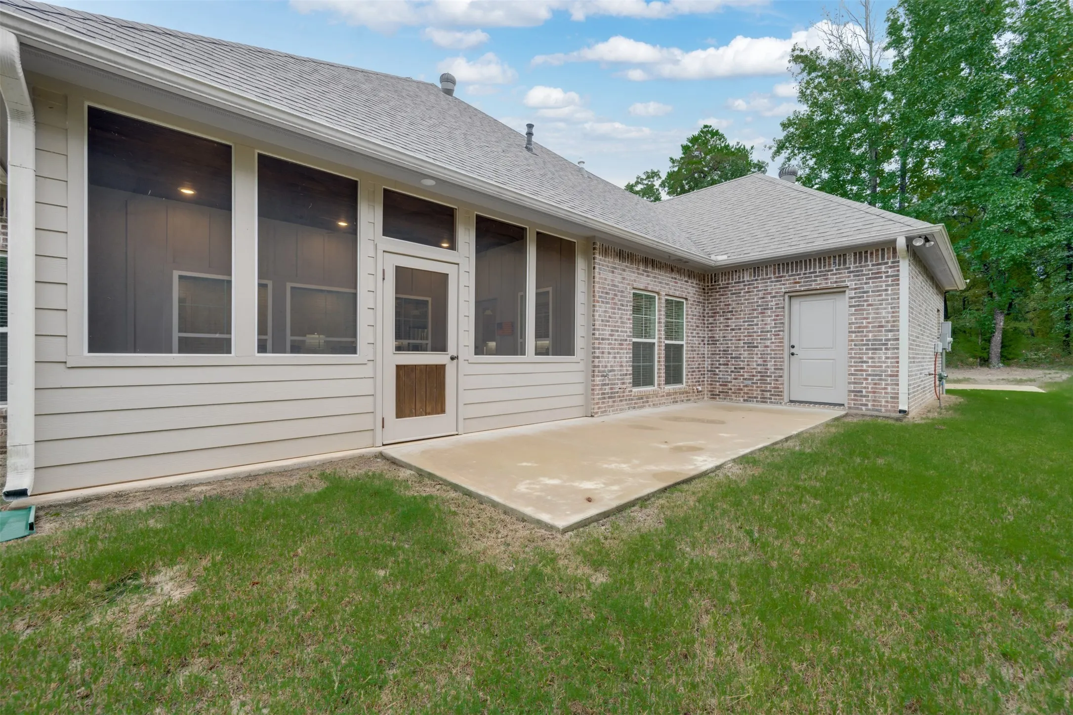 Single Family Residence For Sale in Henderson County , 3113 Shadow Pine Drive, Larue, Texas 75770, 4 Bedroom, 3 Bathroom, 3 Garage spaces, 2,360 Sqft, built in 2023, mls#21405014, Real Estate Agent in Larue, Homes For Sale in Henderson county, Homes For Sale in Larue, Realtor in Larue Texas, Real Estate Brokerage Independent Realty Texas, Luminita Cordes Realtor
