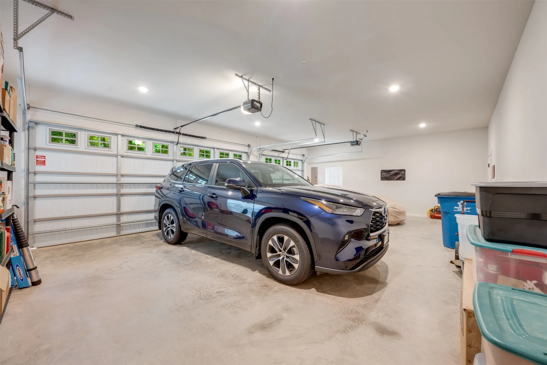 Single Family Residence For Sale in Henderson County , 3113 Shadow Pine Drive, Larue, Texas 75770, 4 Bedroom, 3 Bathroom, 3 Garage spaces, 2,360 Sqft, built in 2023, mls#21405014, Real Estate Agent in Larue, Homes For Sale in Henderson county, Homes For Sale in Larue, Realtor in Larue Texas, Real Estate Brokerage Independent Realty Texas, Luminita Cordes Realtor