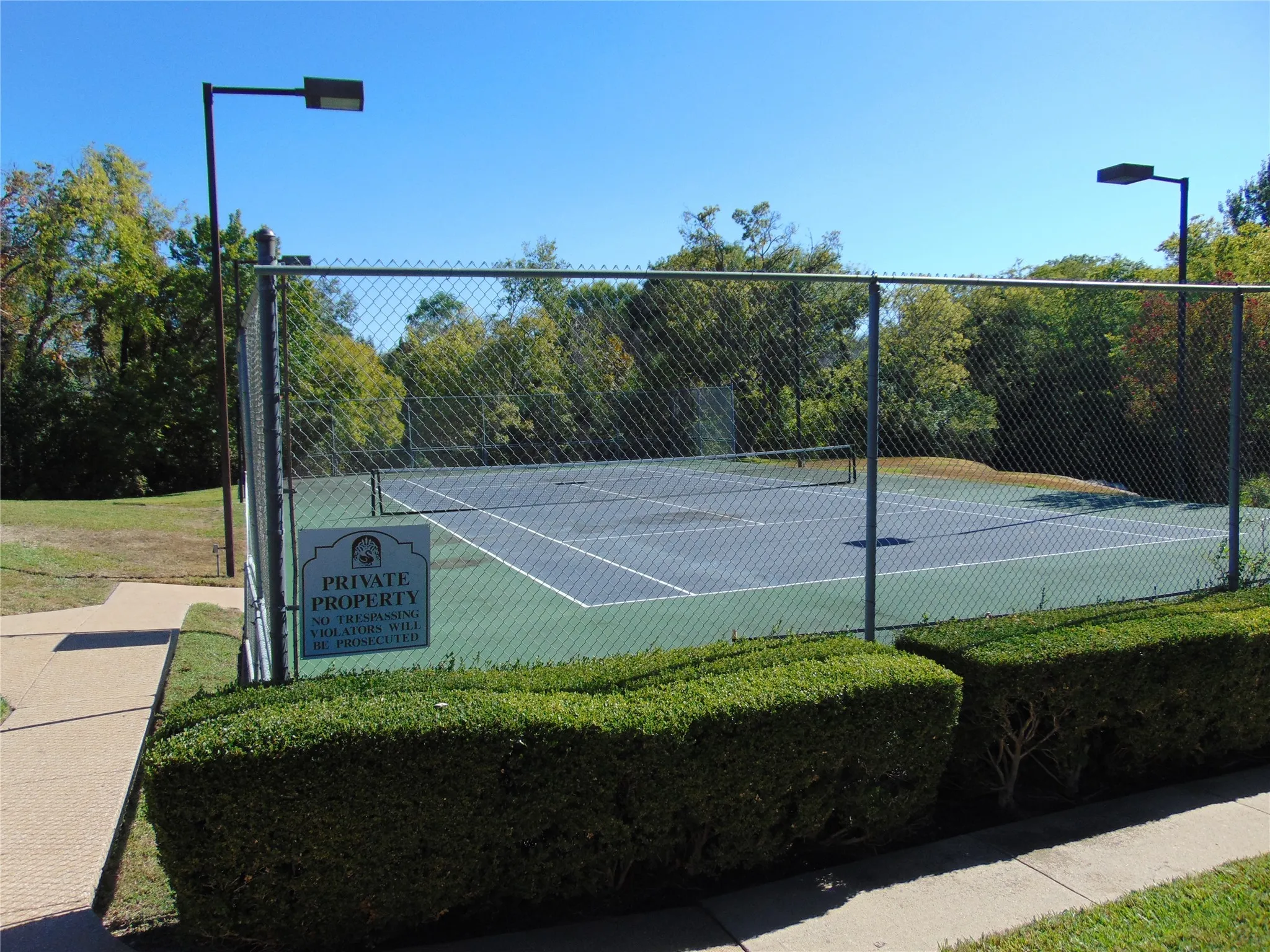Tennis court, community maintained